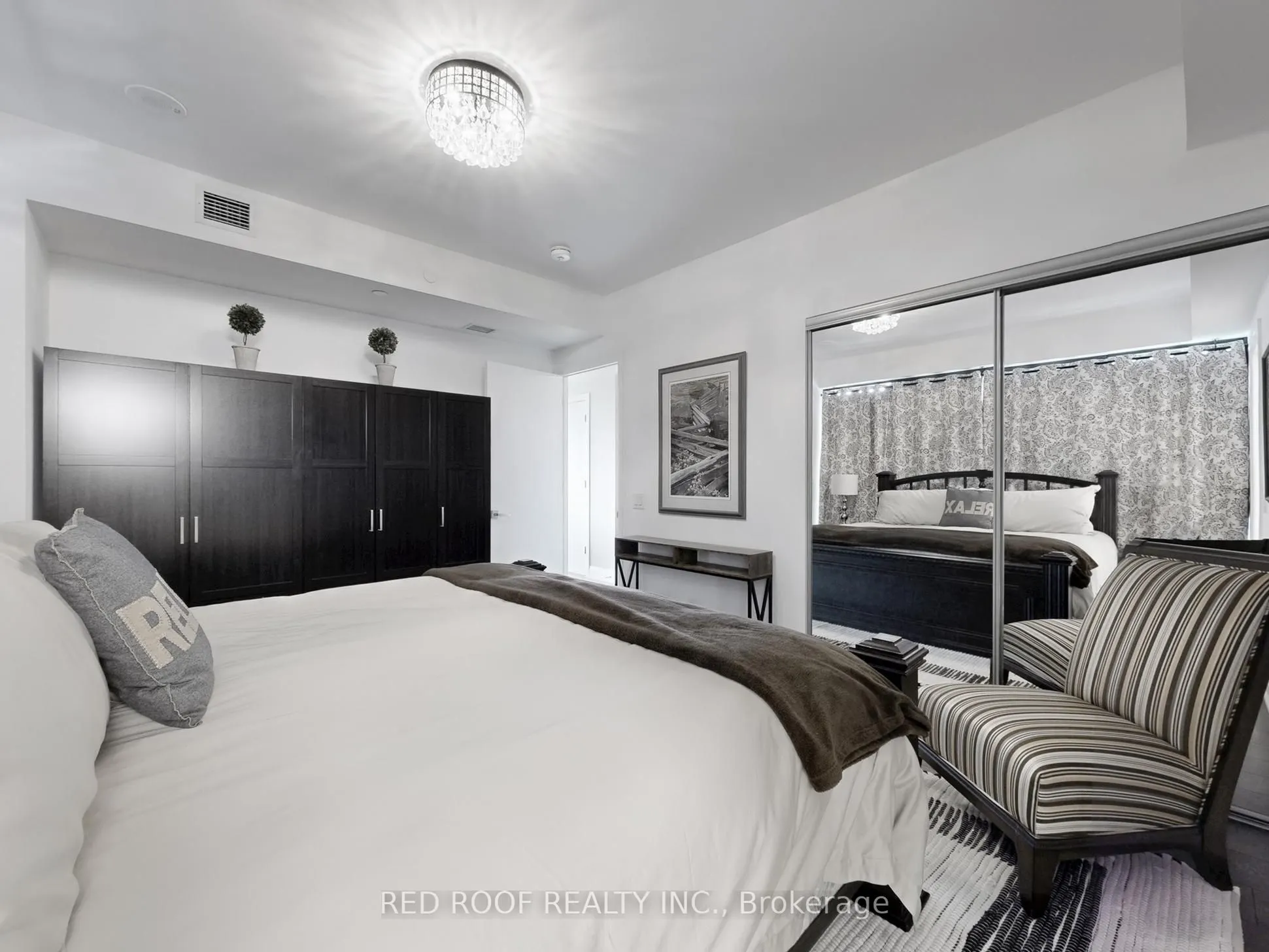 33 Frederick Todd Way, #1401