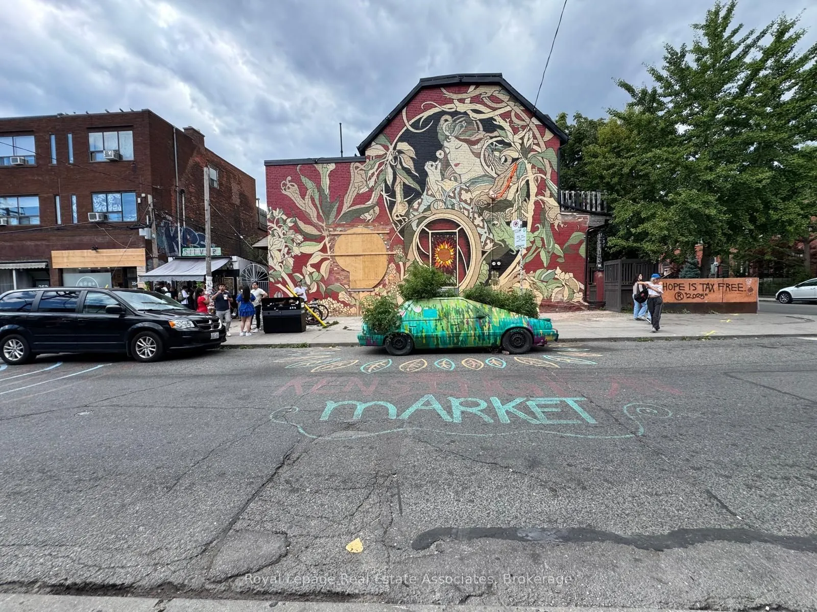 283 Augusta Avenue, #Main Level