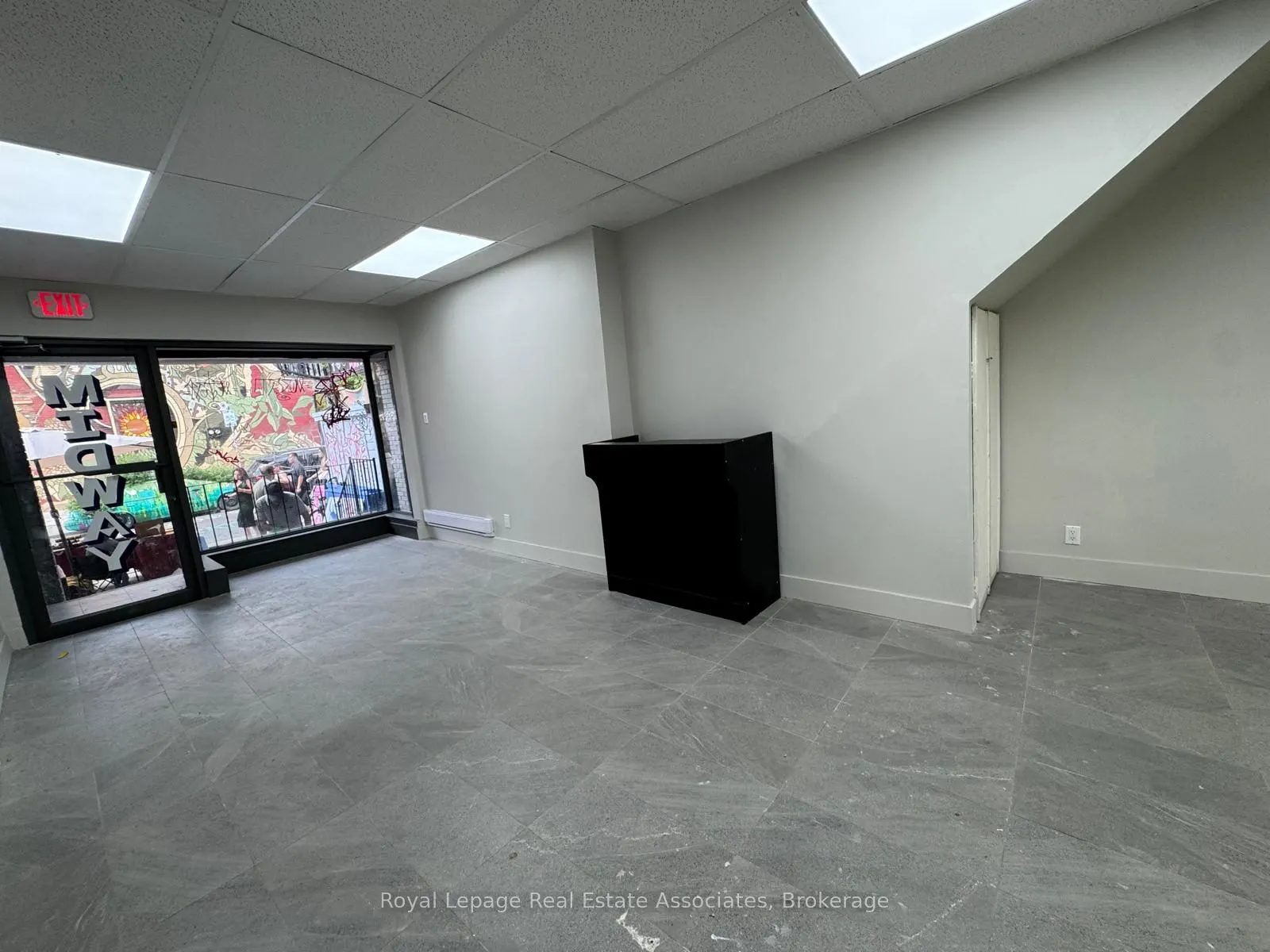 283 Augusta Avenue, #Main Level