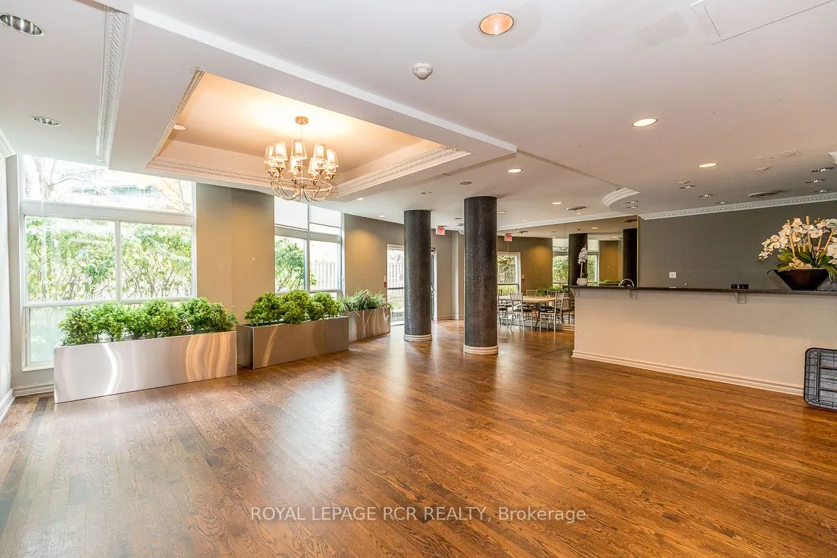 23 Lorraine Drive, #2012