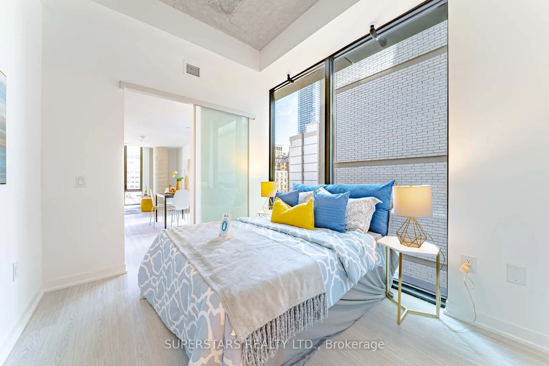 195 McCaul Street, #717