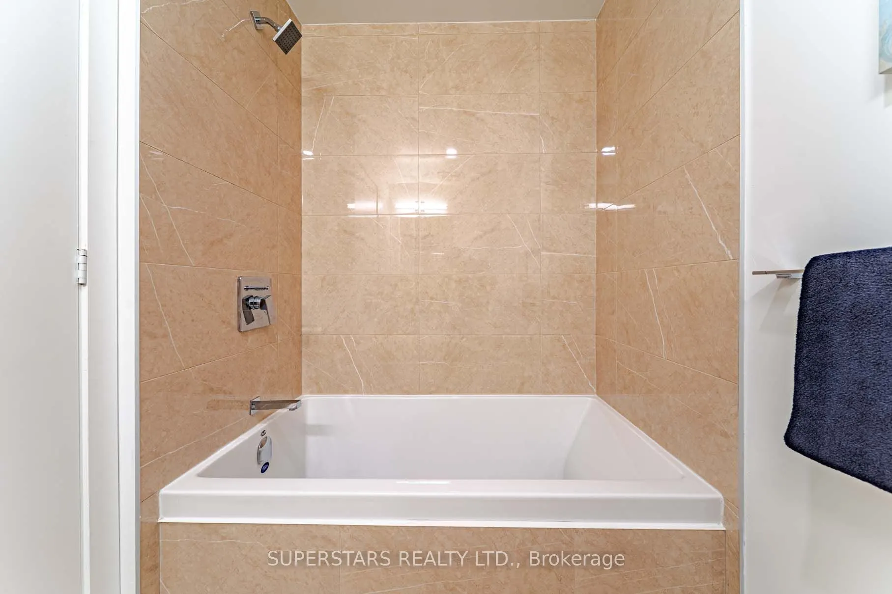 195 McCaul Street, #717