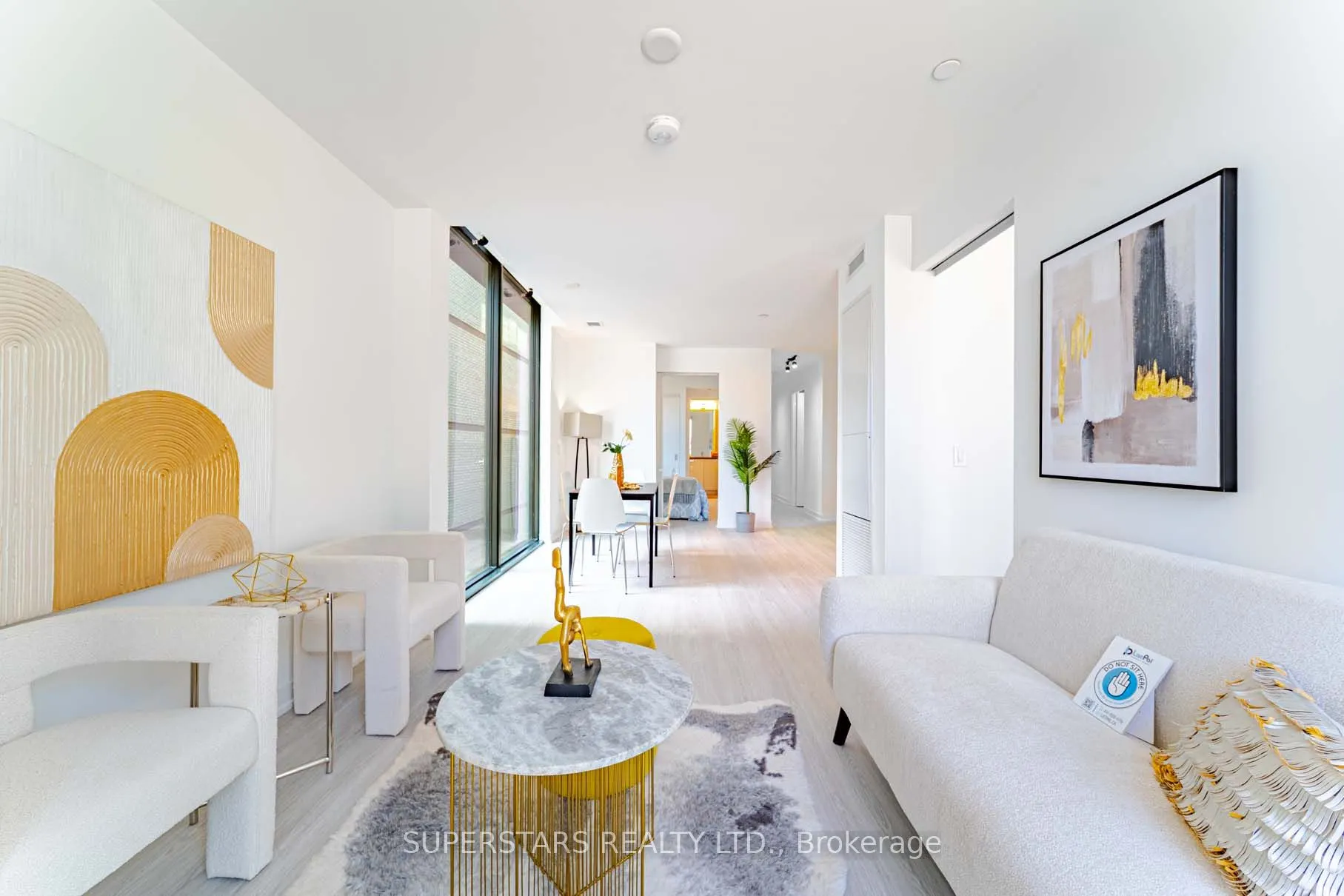 195 McCaul Street, #717