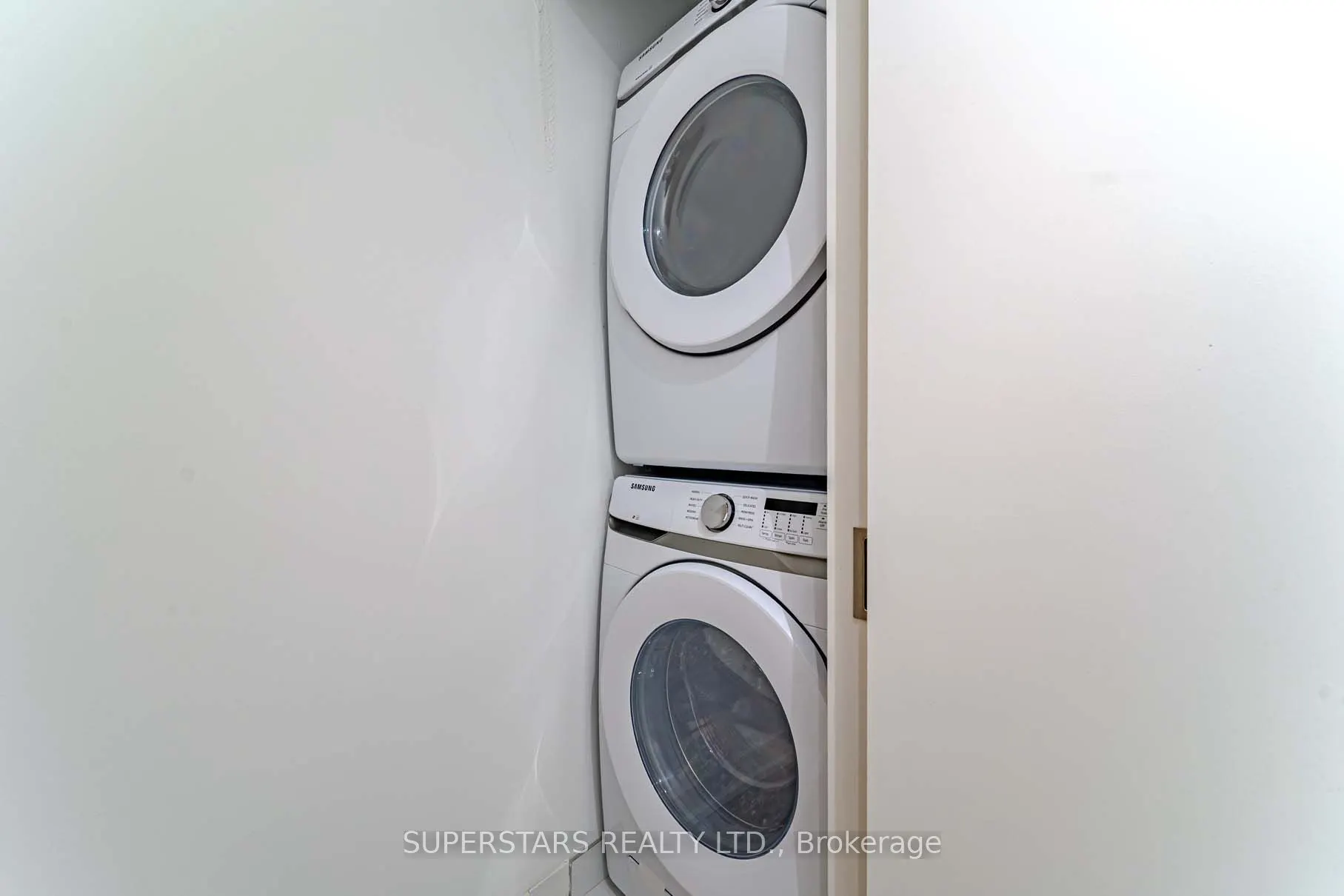 195 McCaul Street, #717