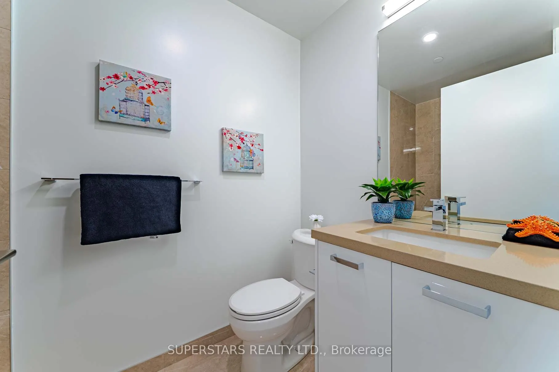 195 McCaul Street, #717