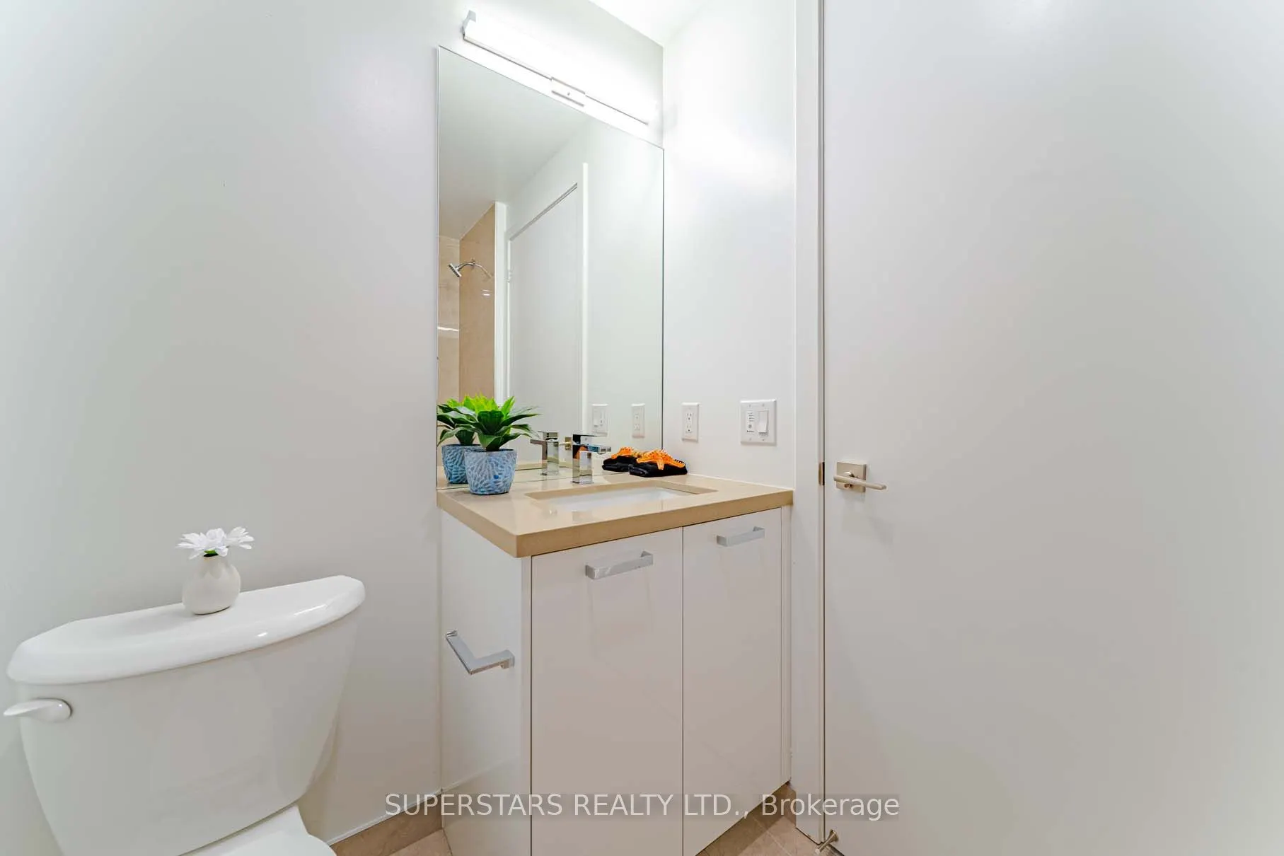 195 McCaul Street, #717