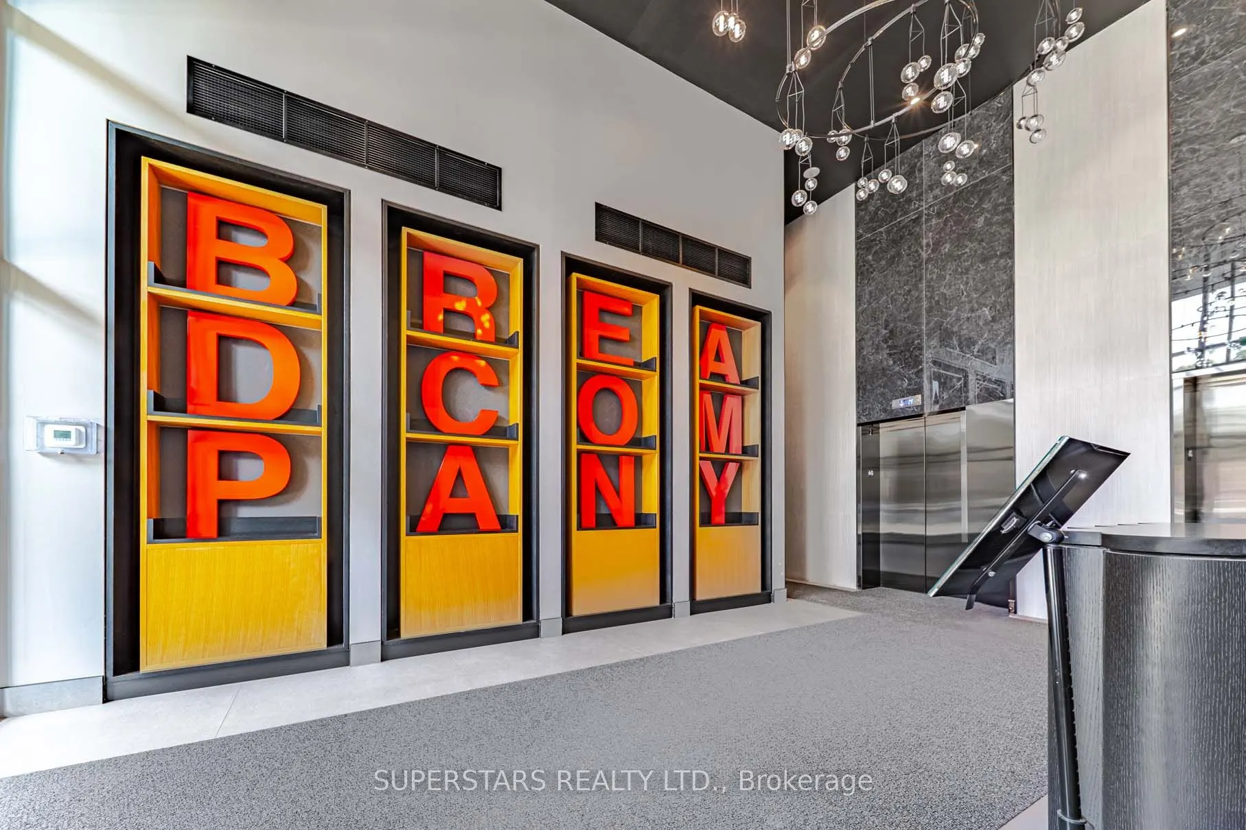 195 McCaul Street, #717