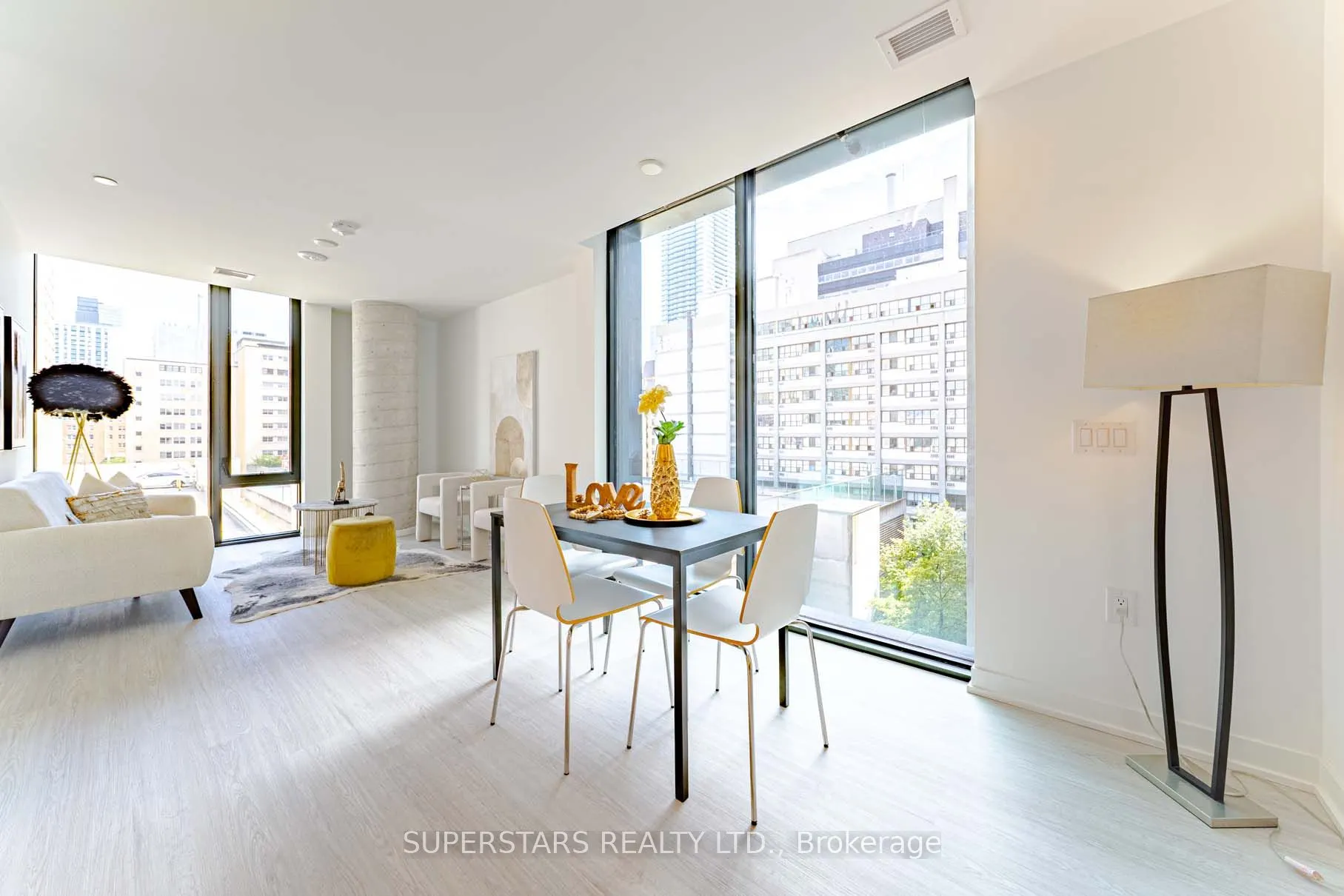 195 McCaul Street, #717