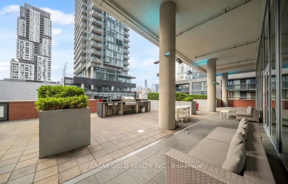 21 Widmer Street, #4202