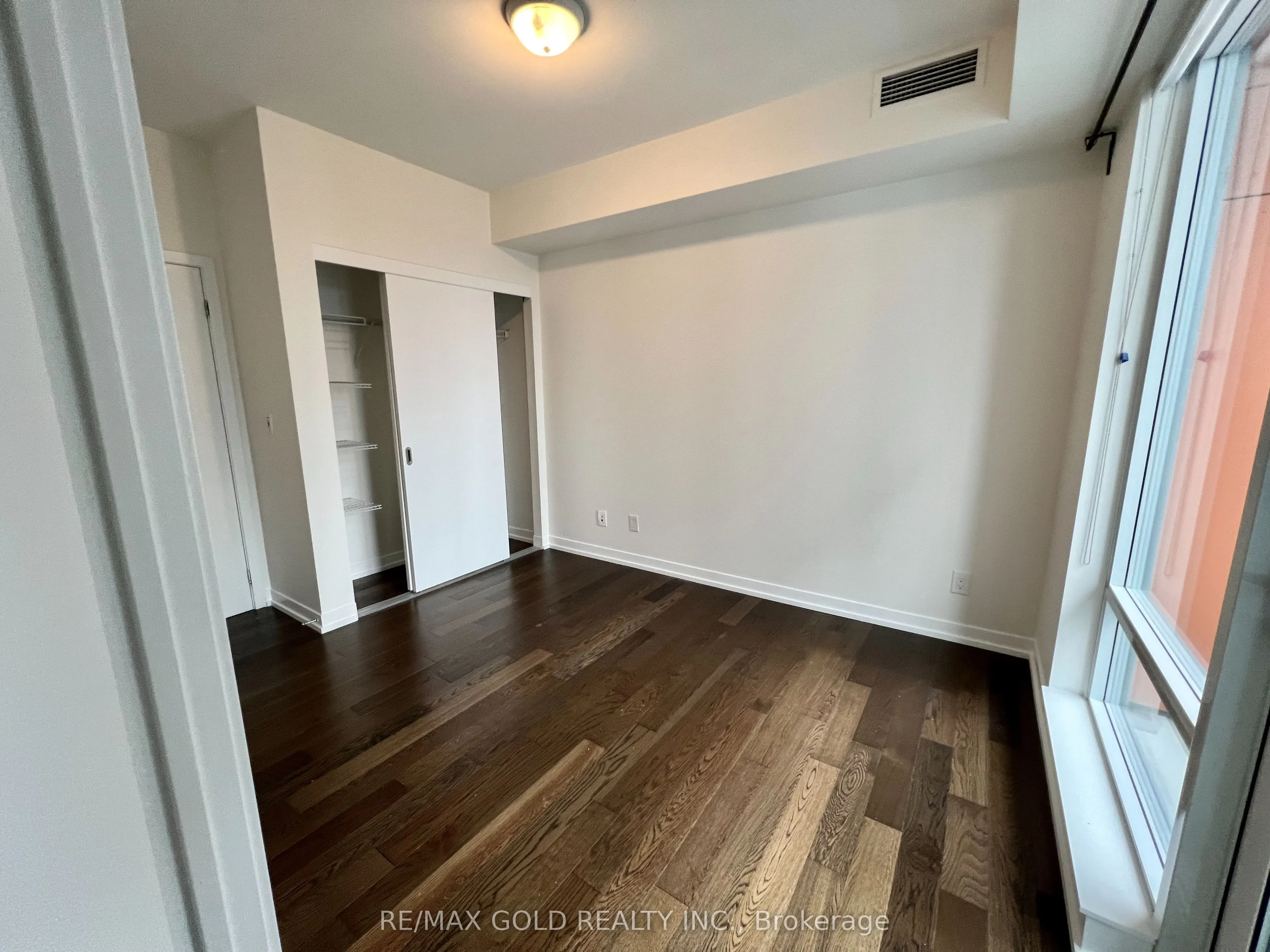21 Widmer Street, #4202