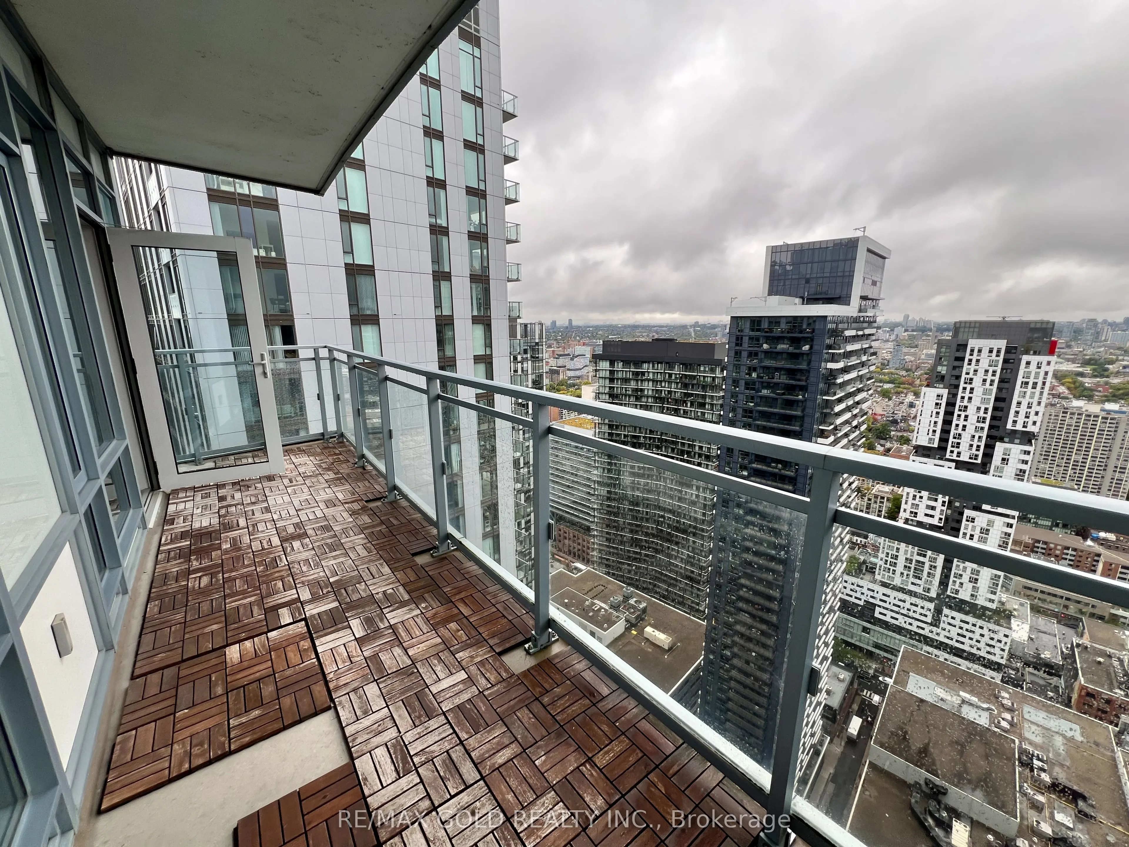 21 Widmer Street, #4202