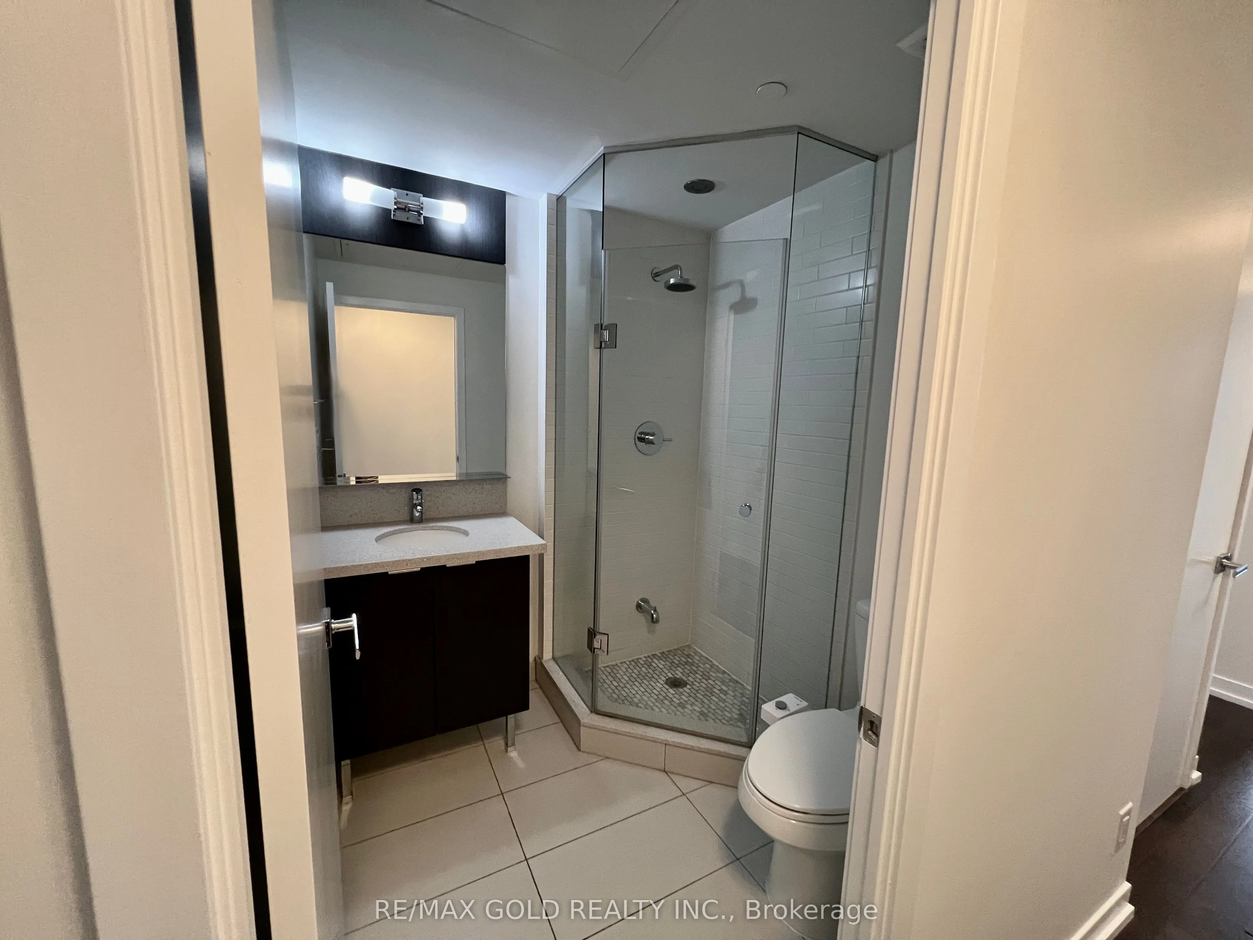 21 Widmer Street, #4202