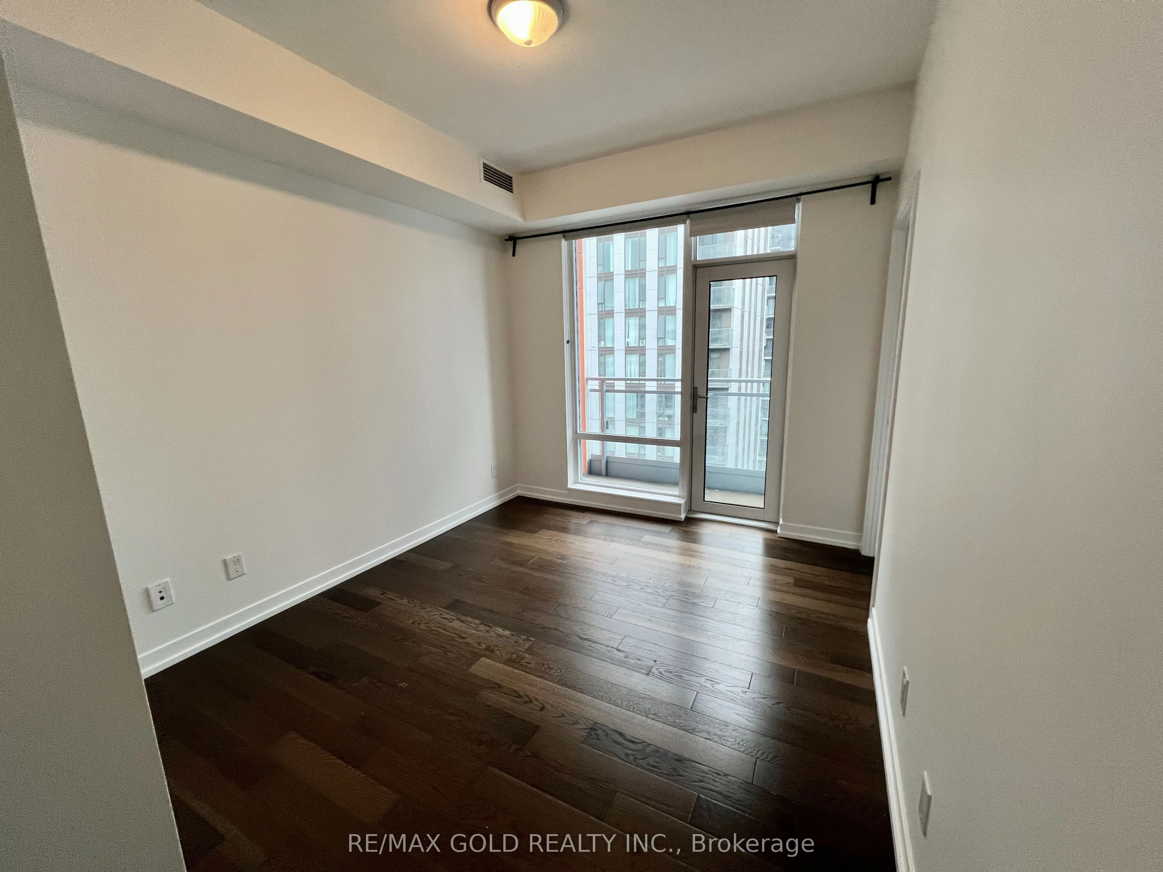 21 Widmer Street, #4202