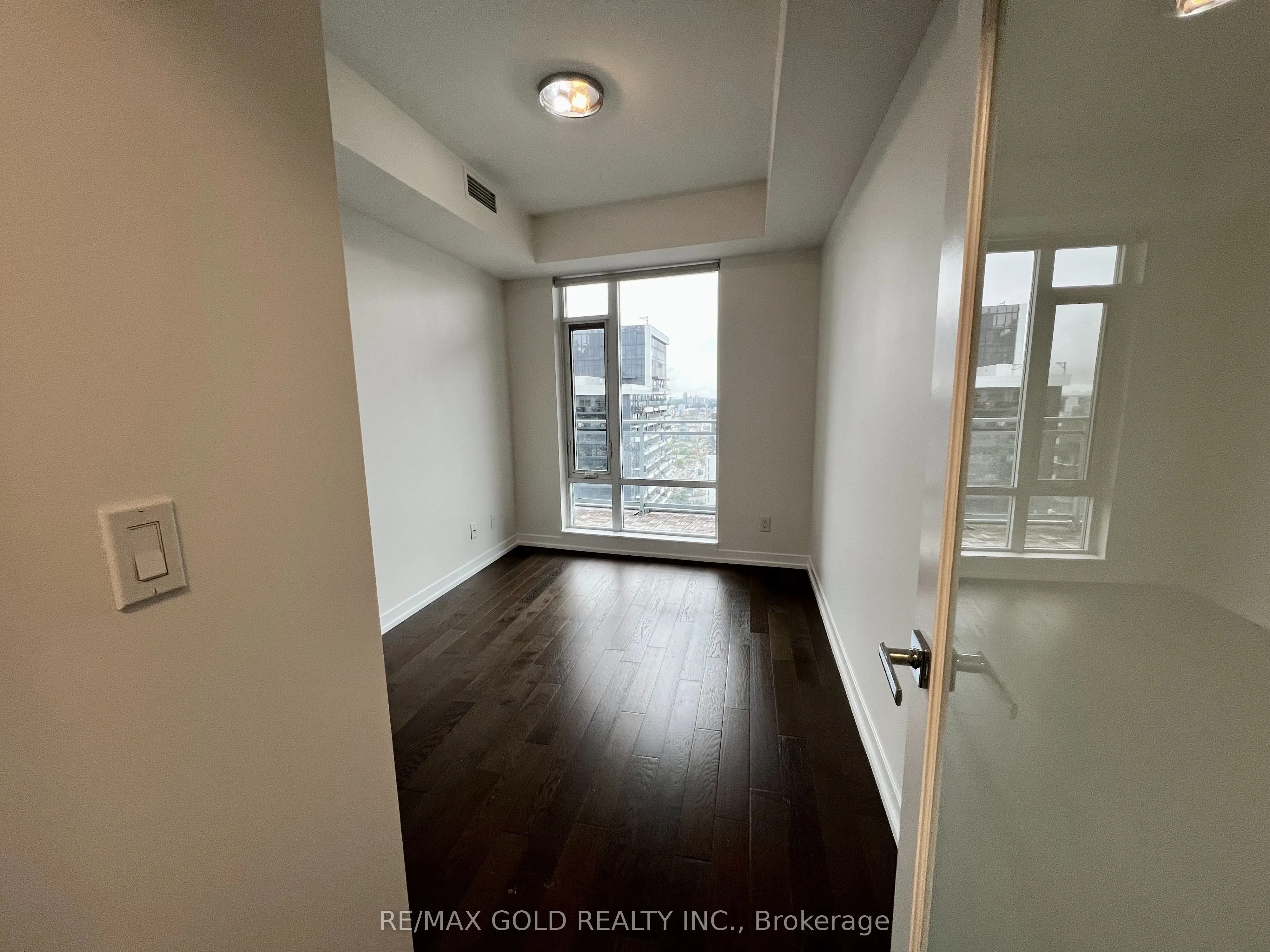 21 Widmer Street, #4202