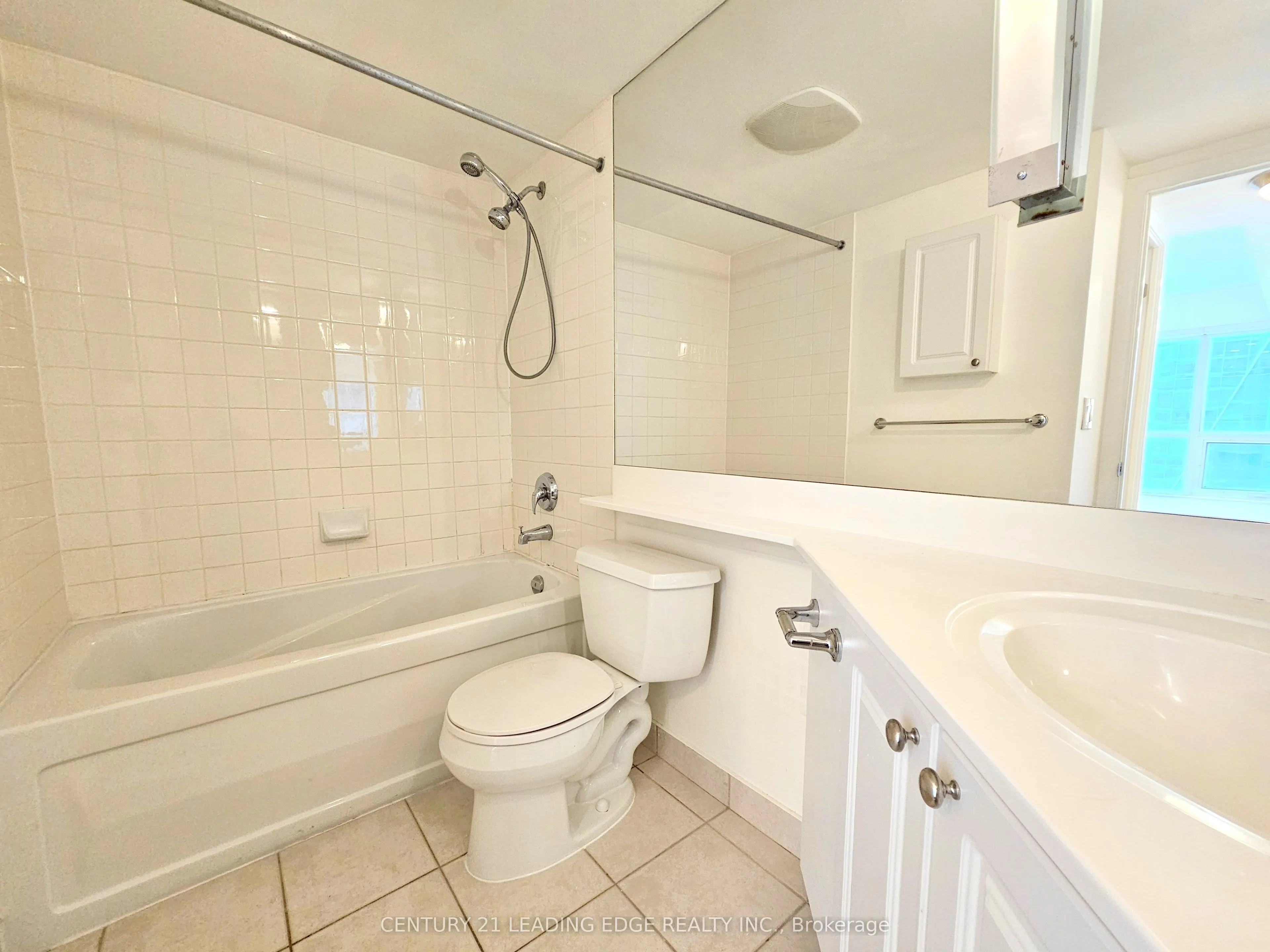 18 Yonge Street, #2212