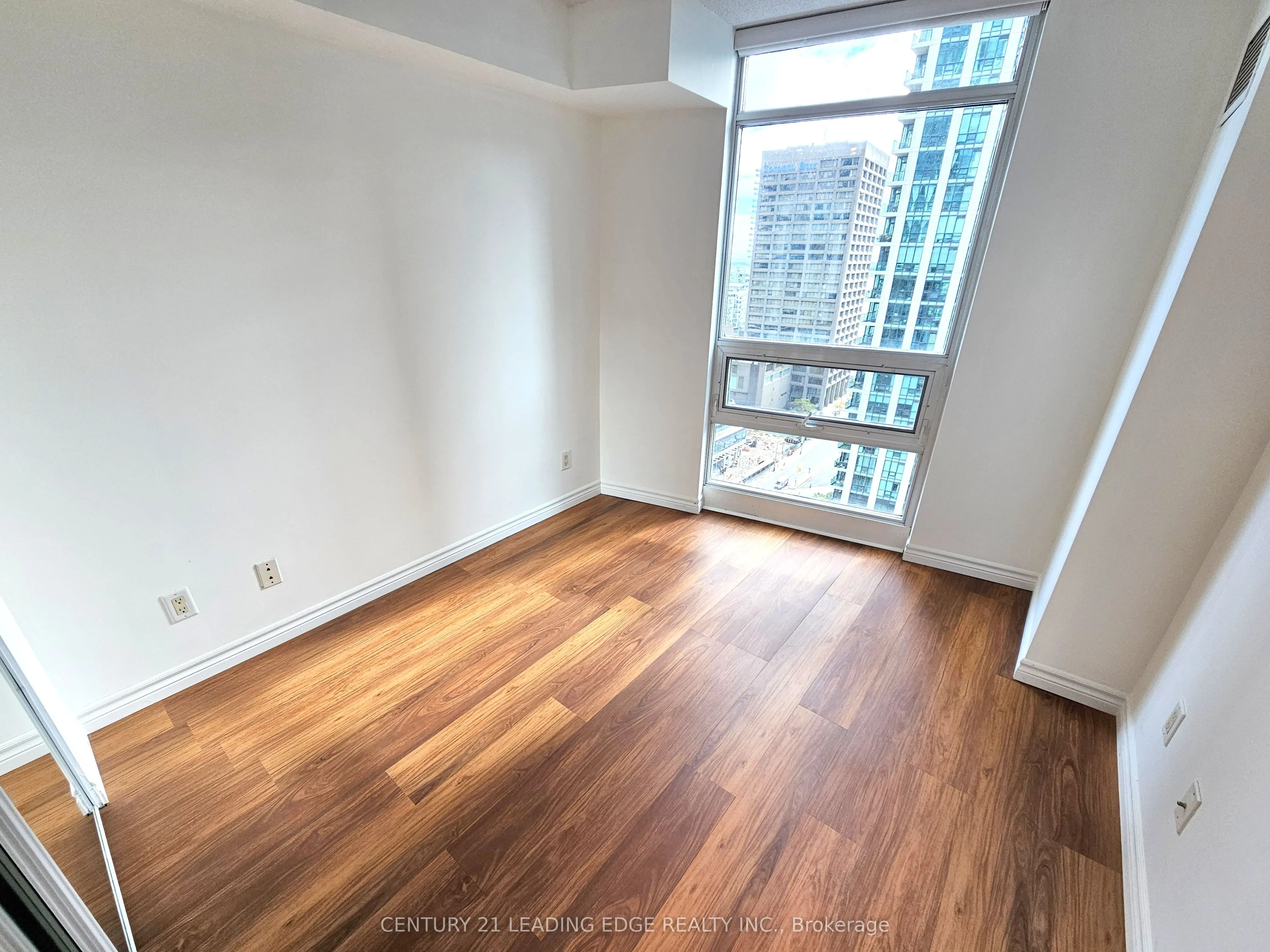 18 Yonge Street, #2212
