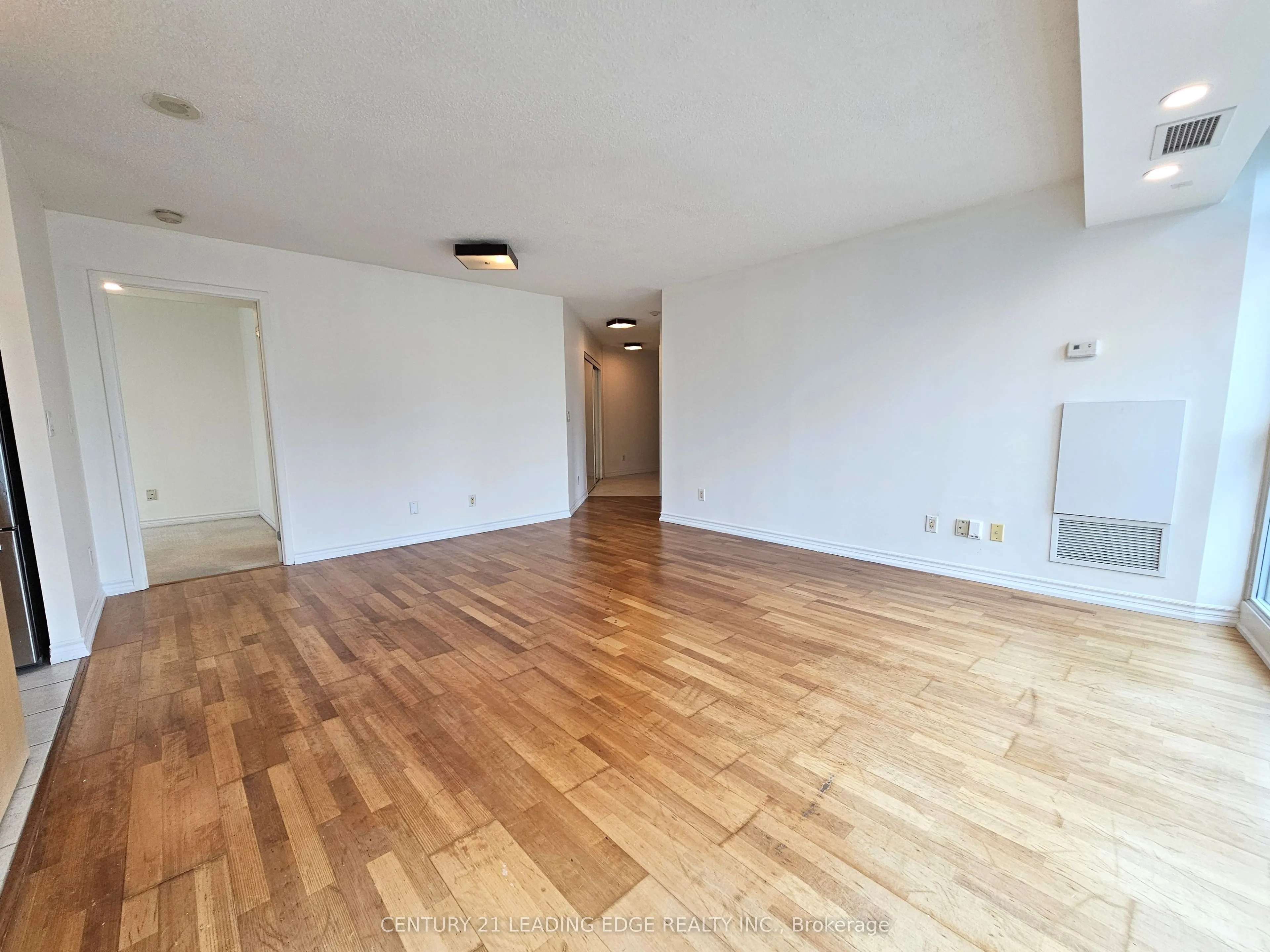 18 Yonge Street, #2212