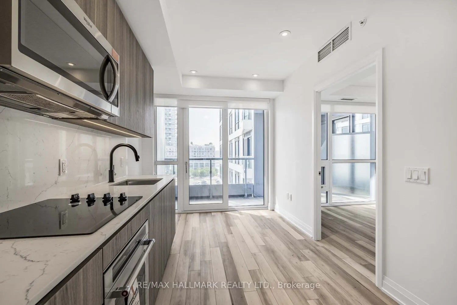 15 Richardson Street, #713