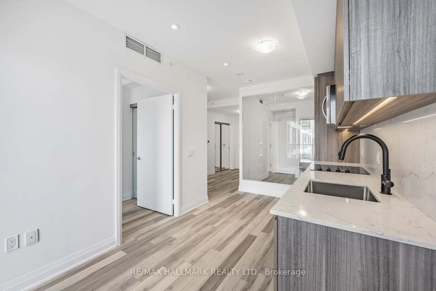 15 Richardson Street, #713