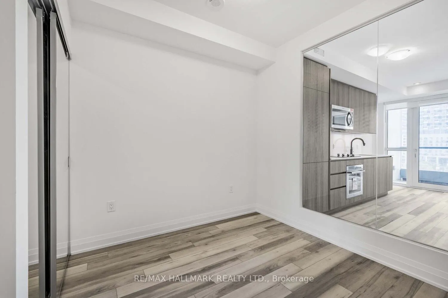 15 Richardson Street, #713