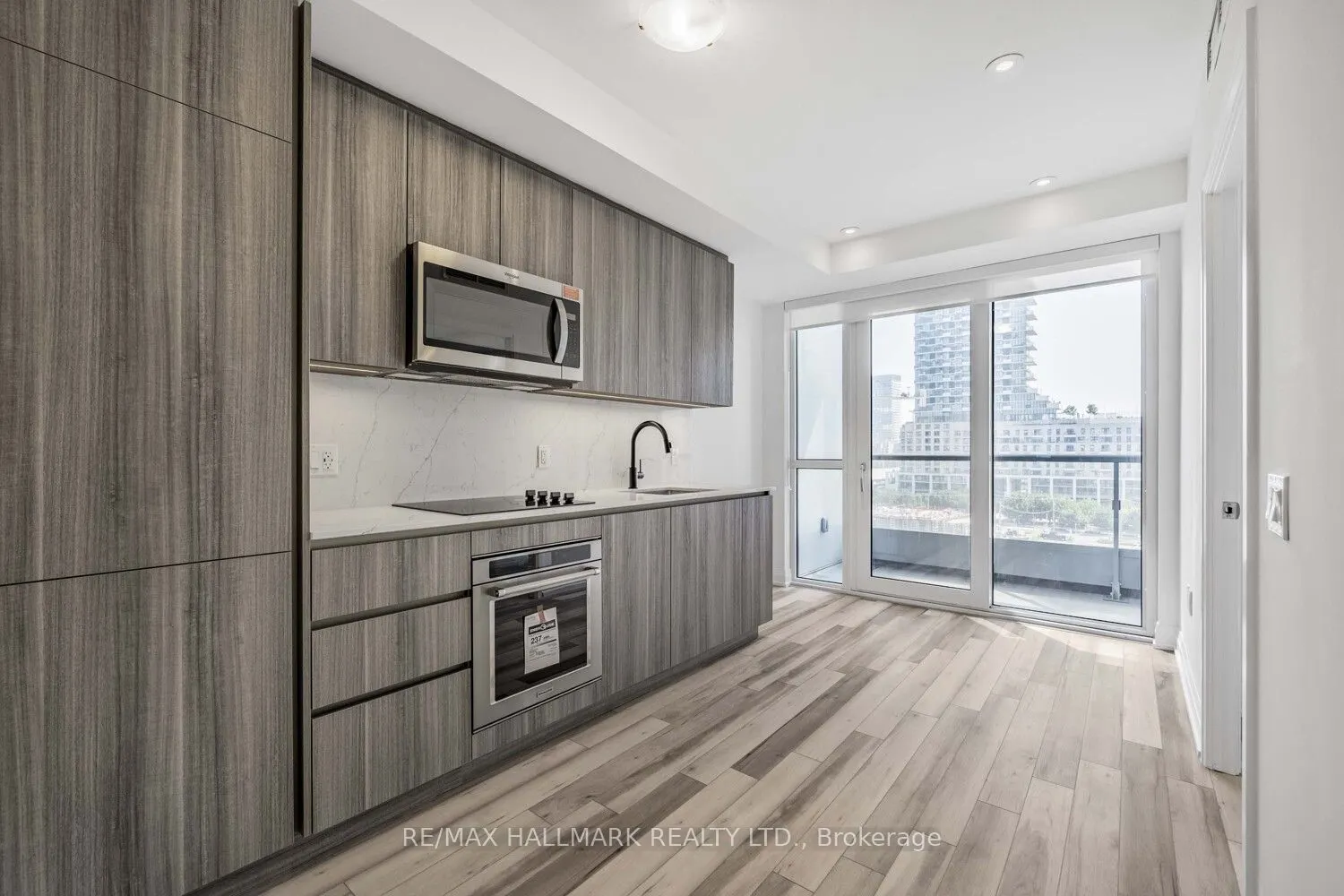 15 Richardson Street, #713