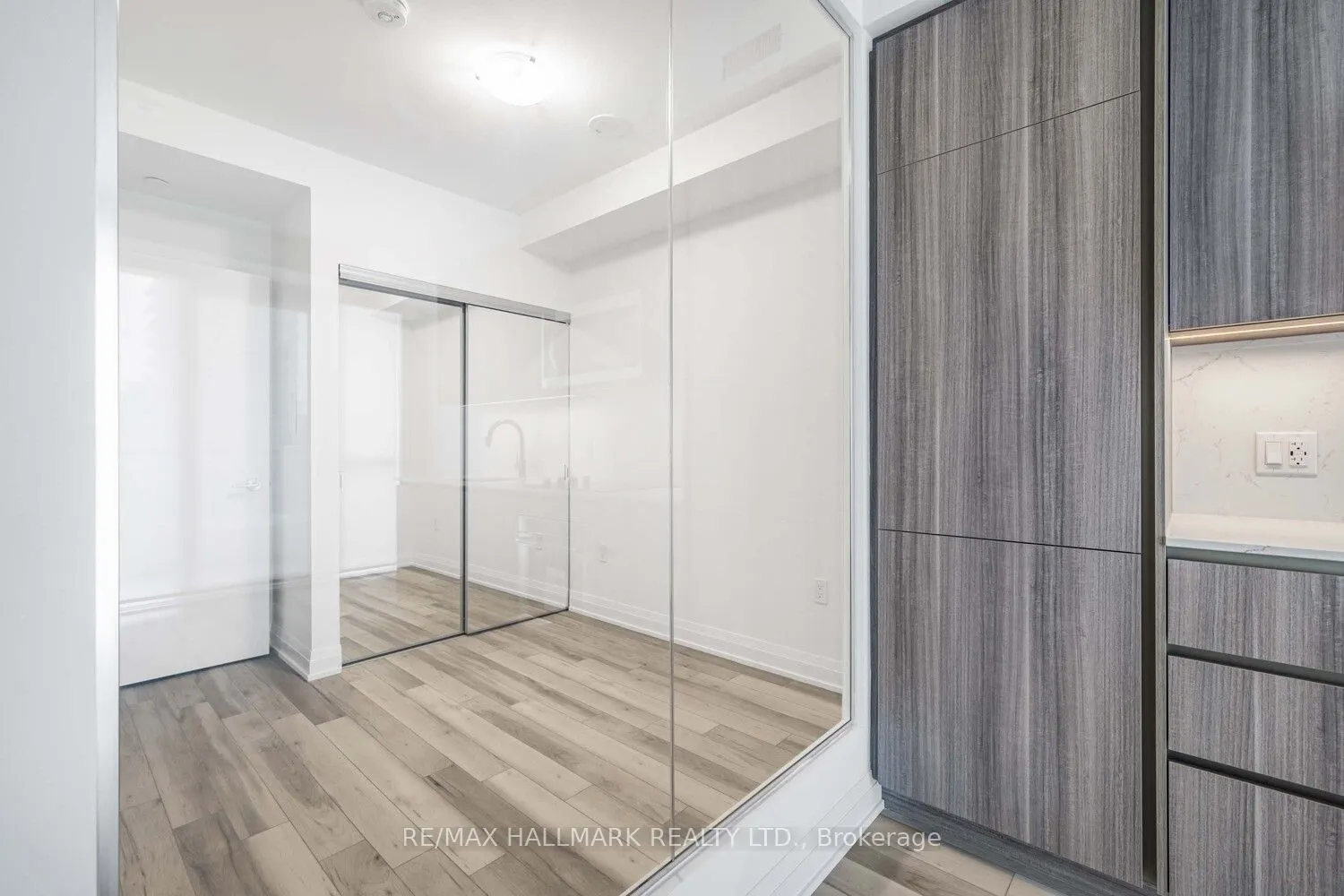 15 Richardson Street, #713