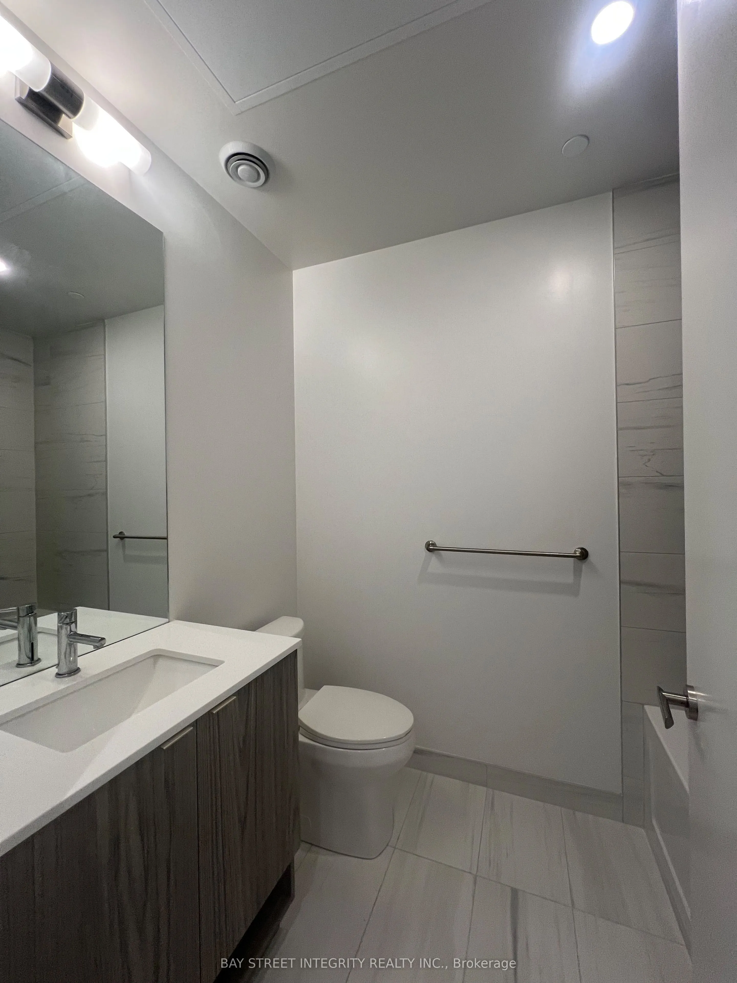 55 Cooper Street, #206