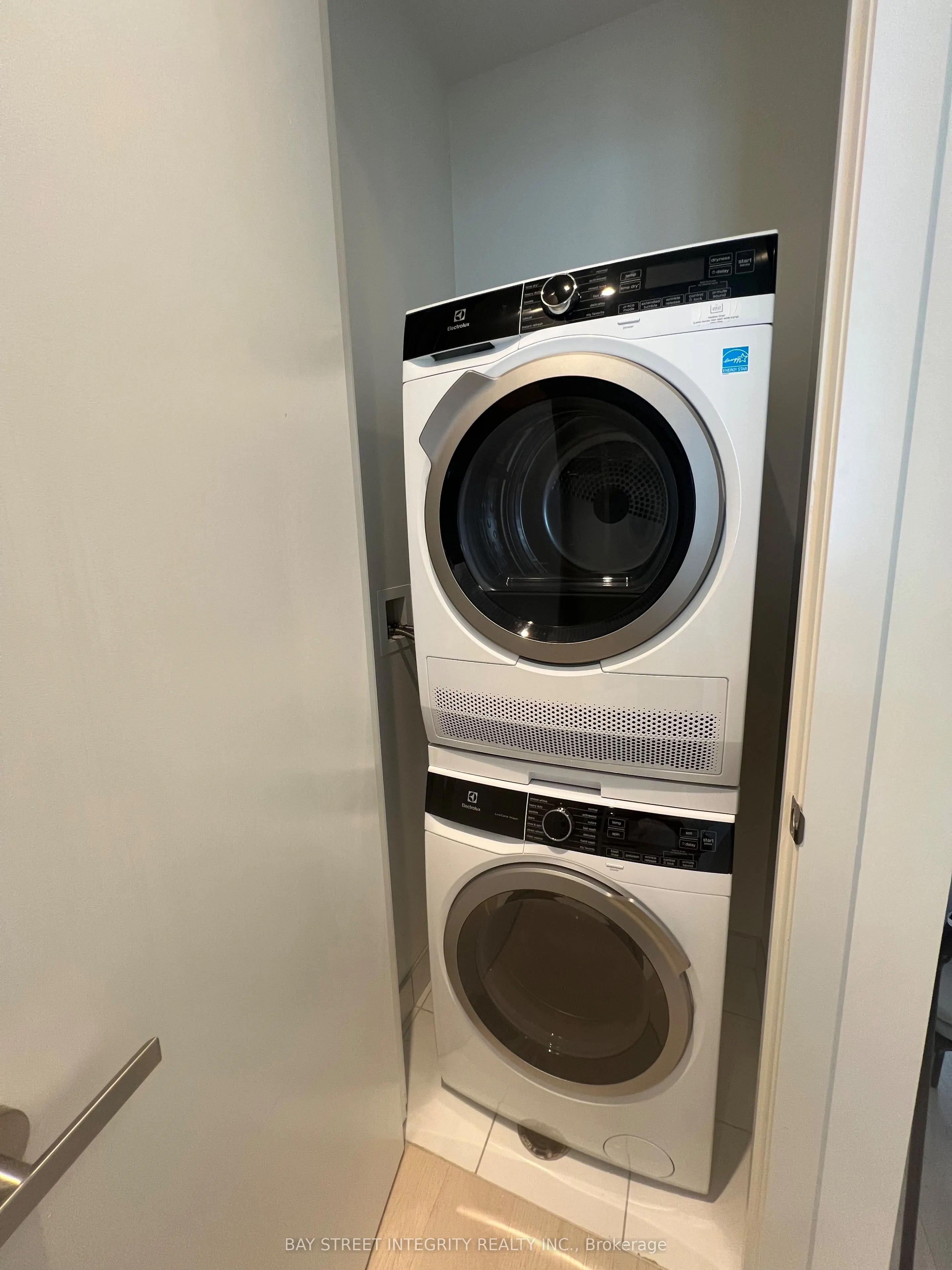 55 Cooper Street, #206