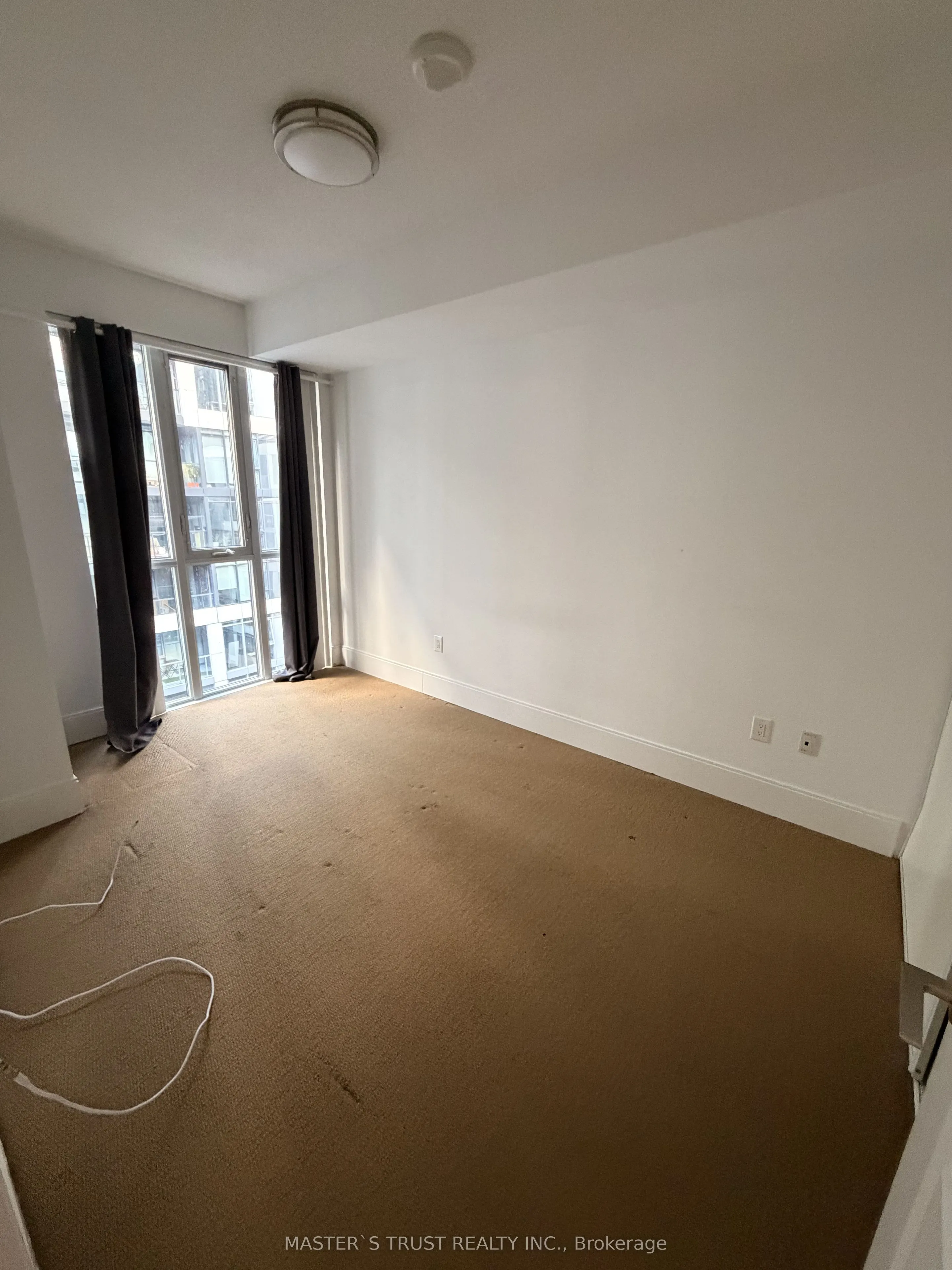 560 Front Street W, #808