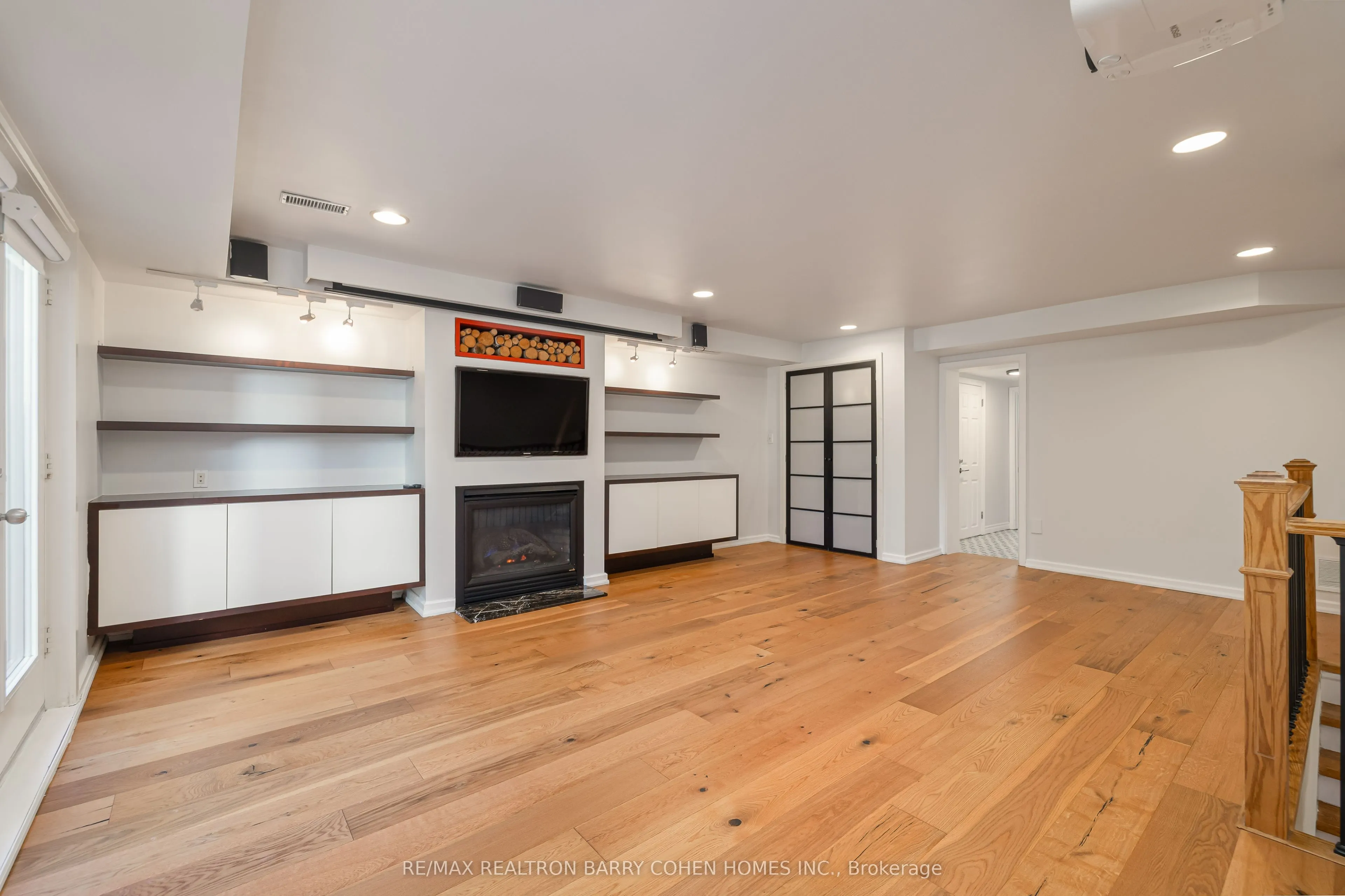 29 Glen Rush Boulevard