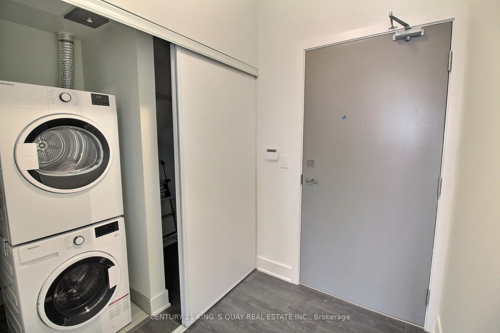 188 Fairview Mall Drive, #2211