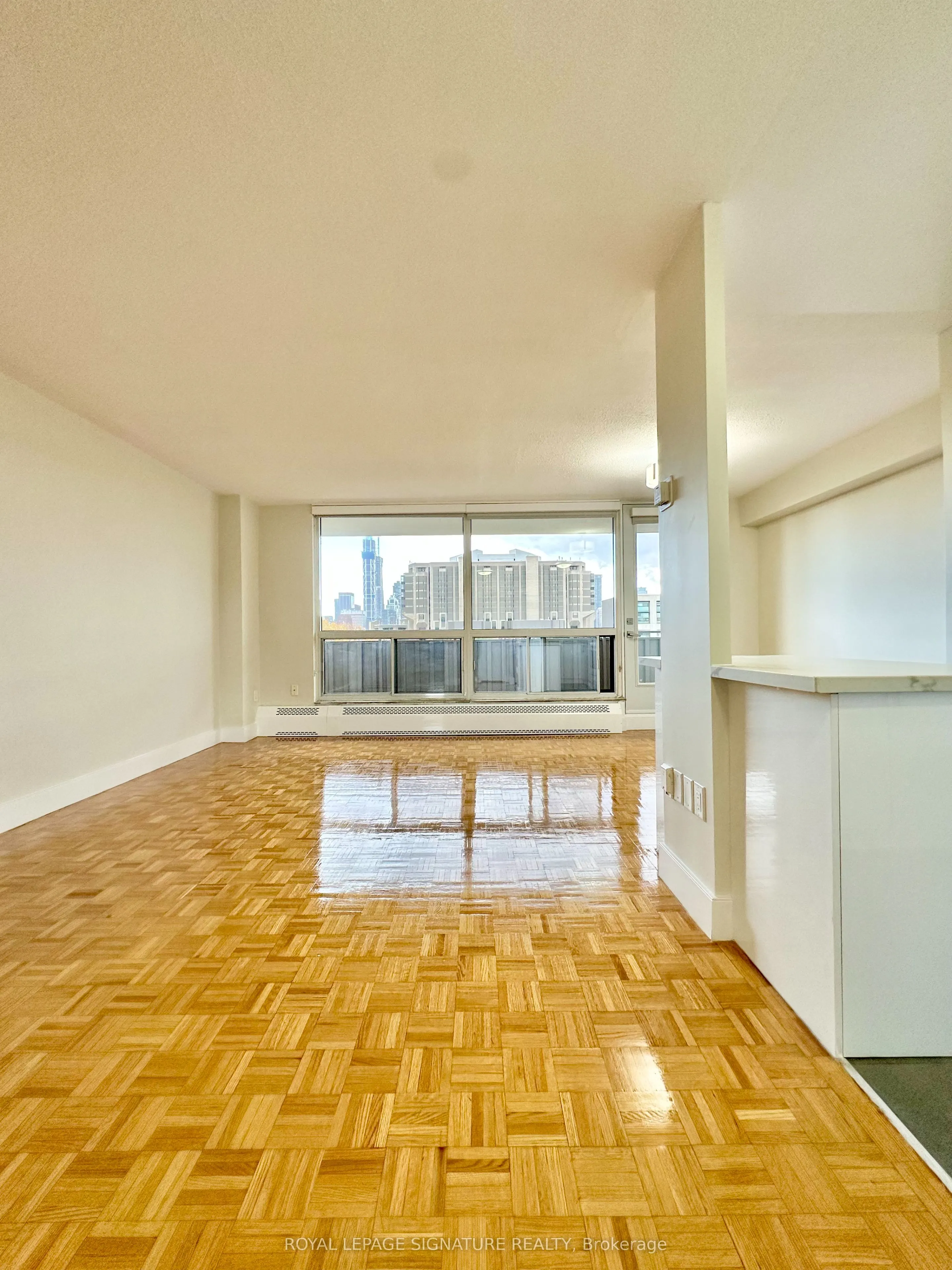 666 Spadina Avenue, #809