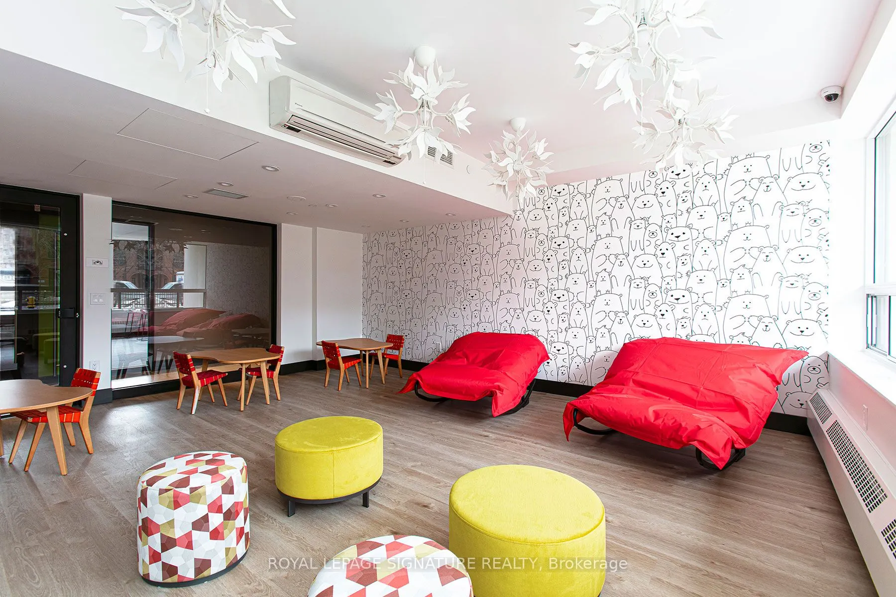 666 Spadina Avenue, #809