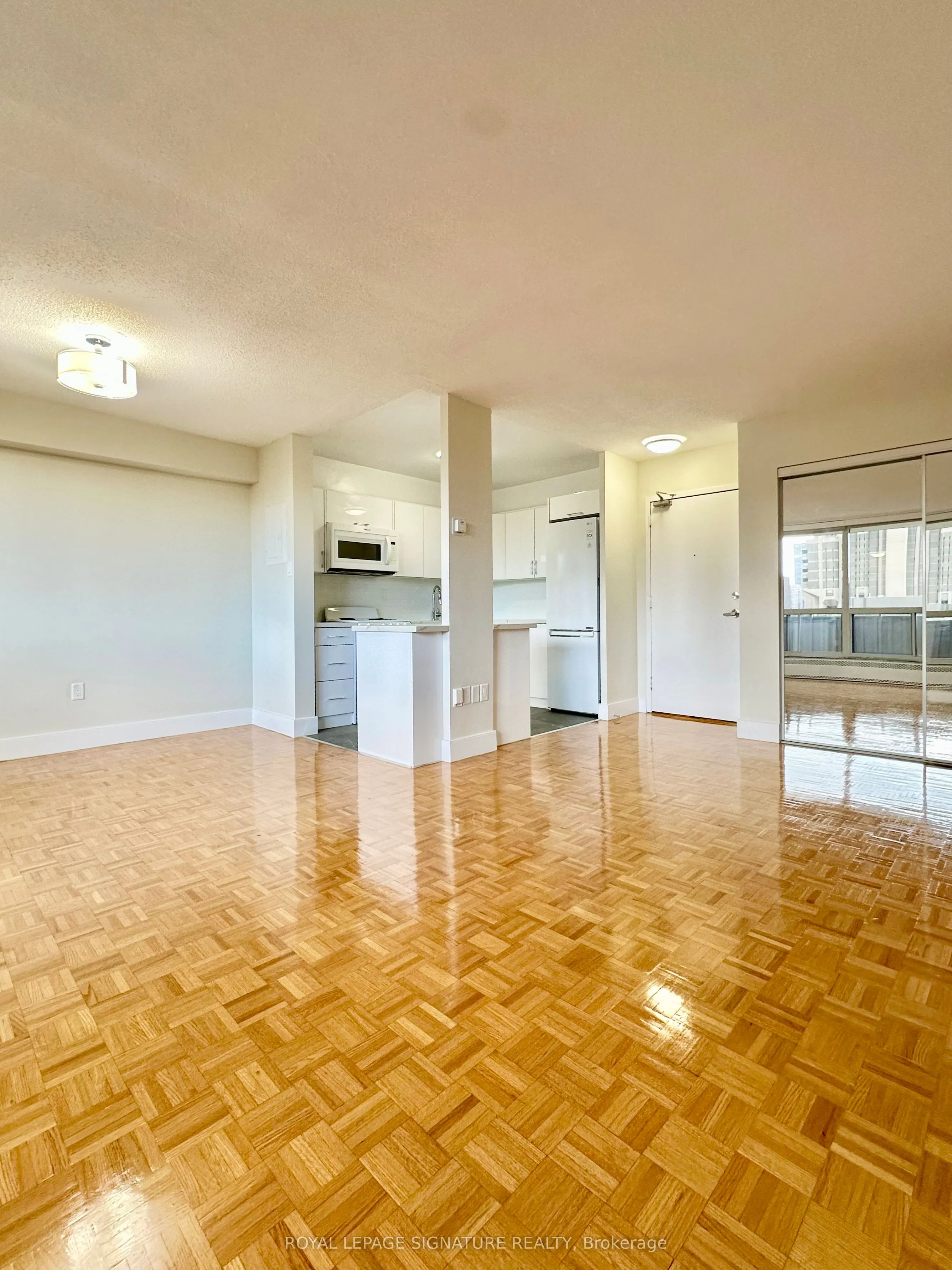 666 Spadina Avenue, #809