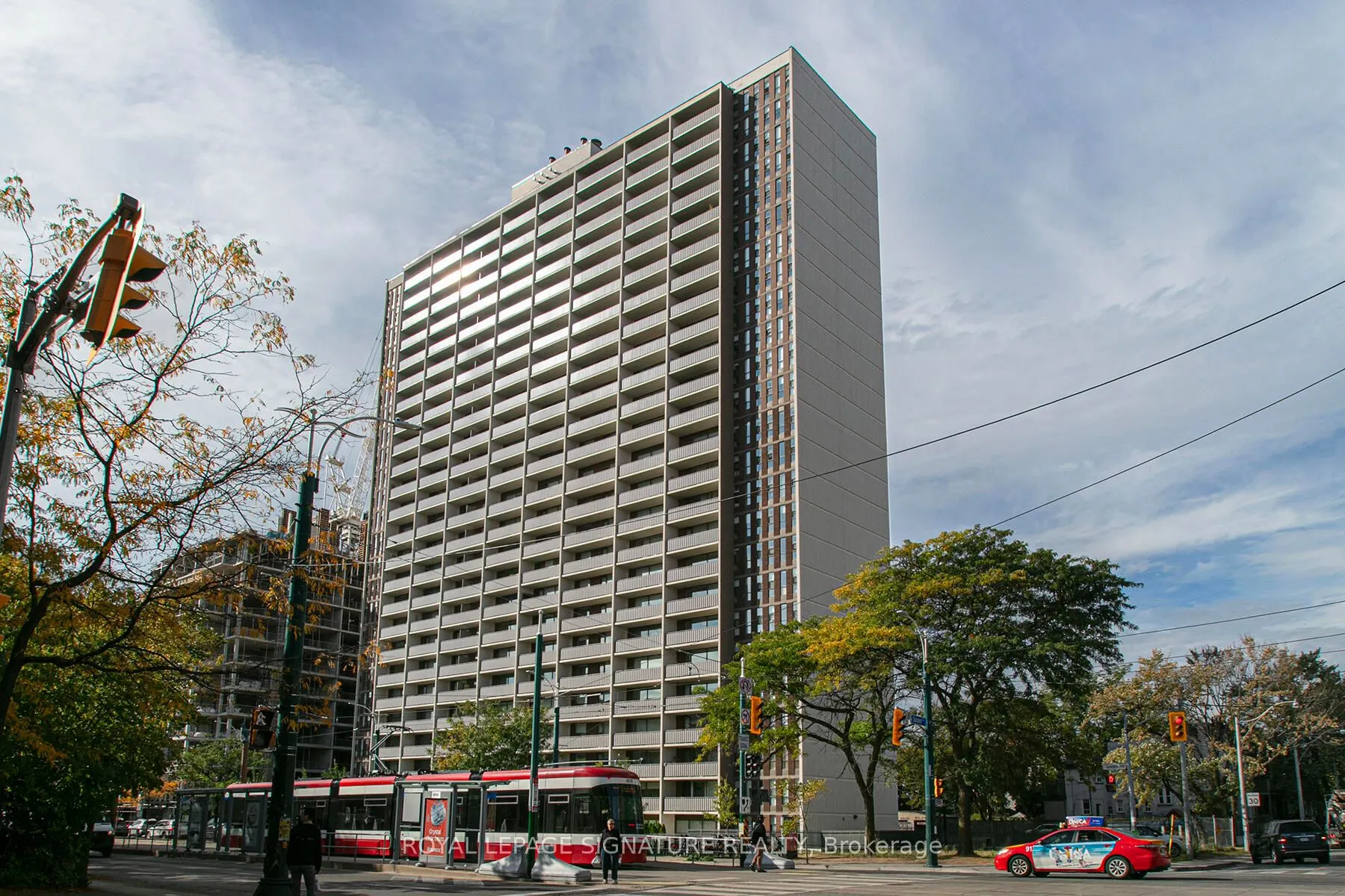 666 Spadina Avenue, #809