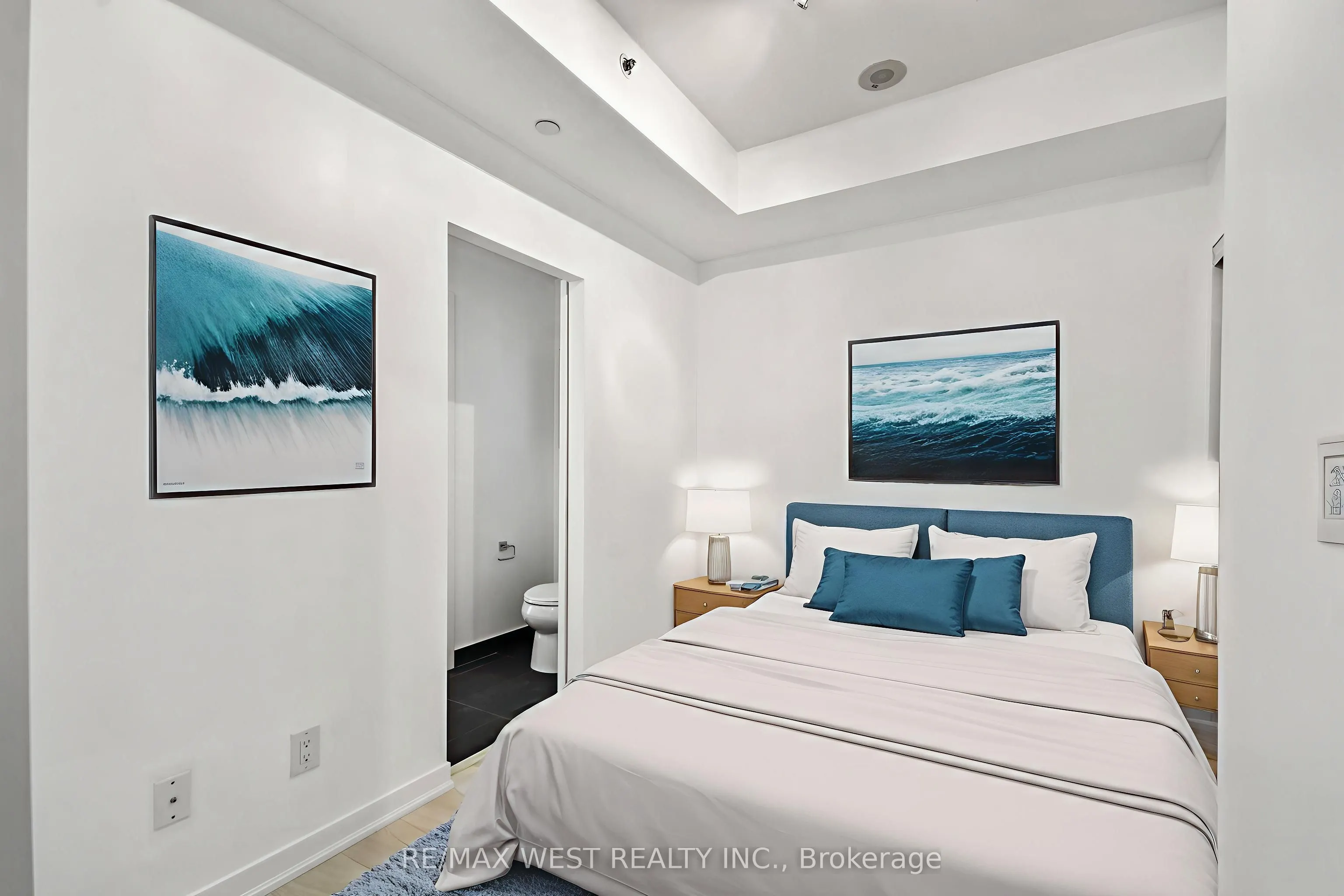 51 East Liberty Street, #607