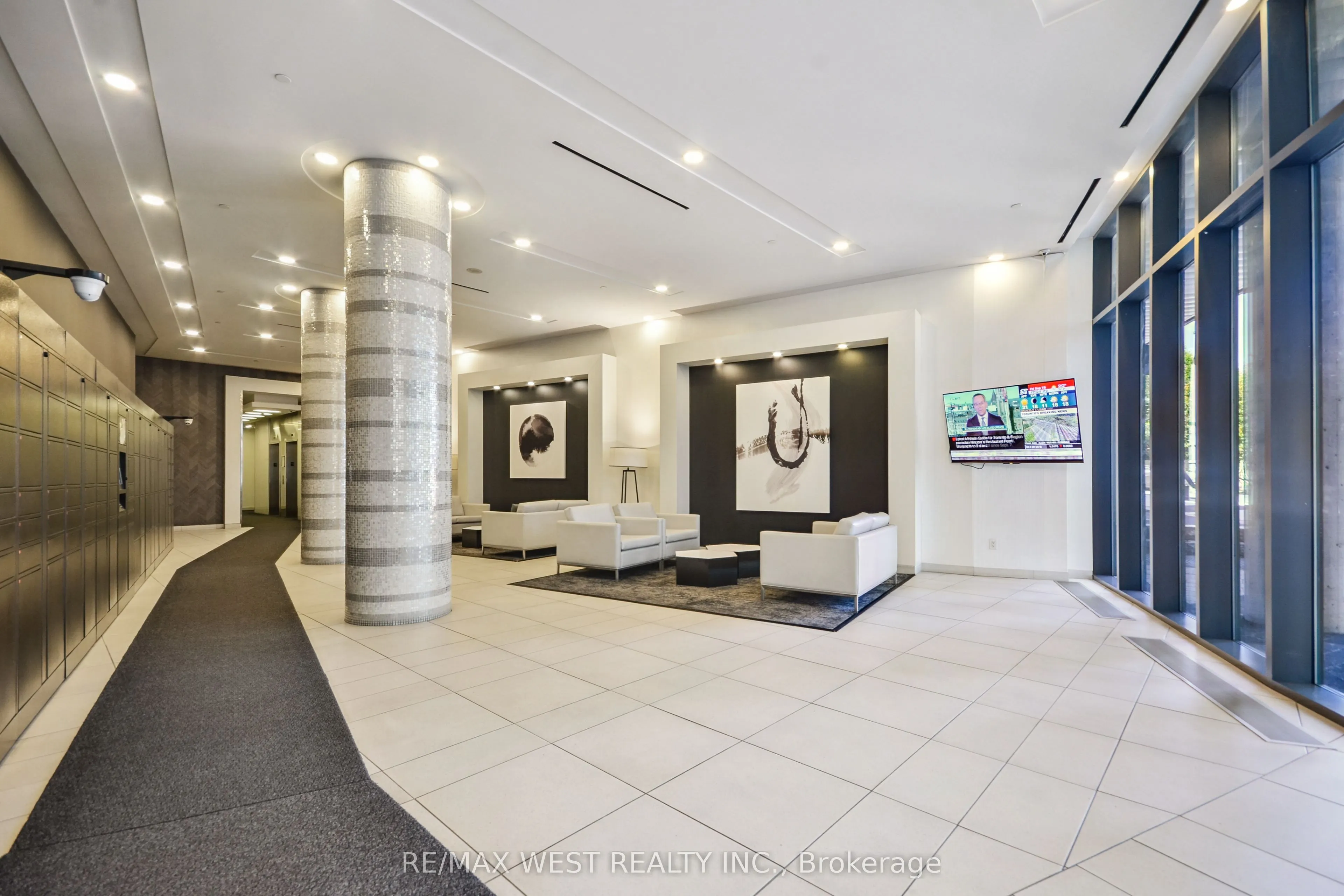 51 East Liberty Street, #607