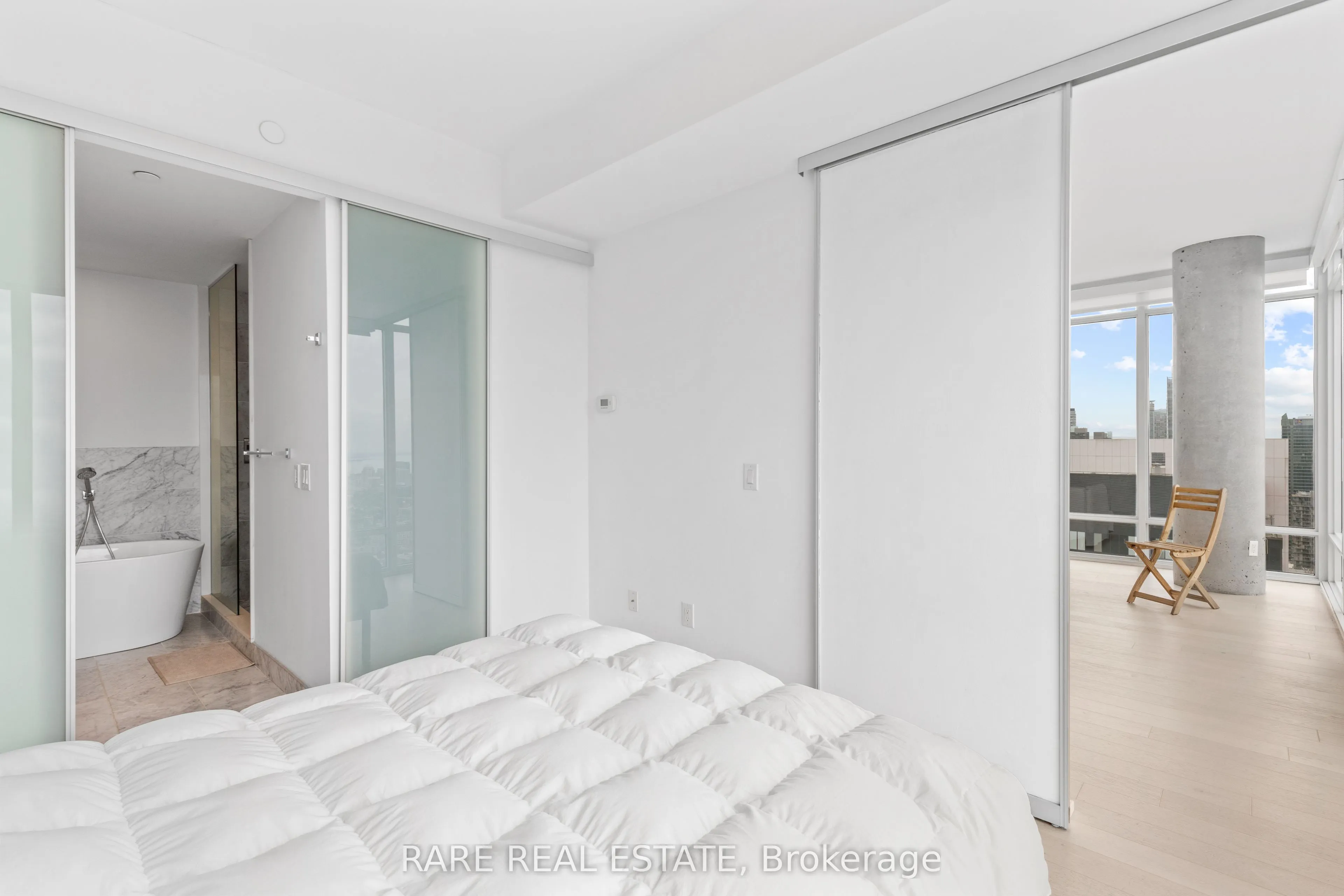 488 University Avenue, #3910