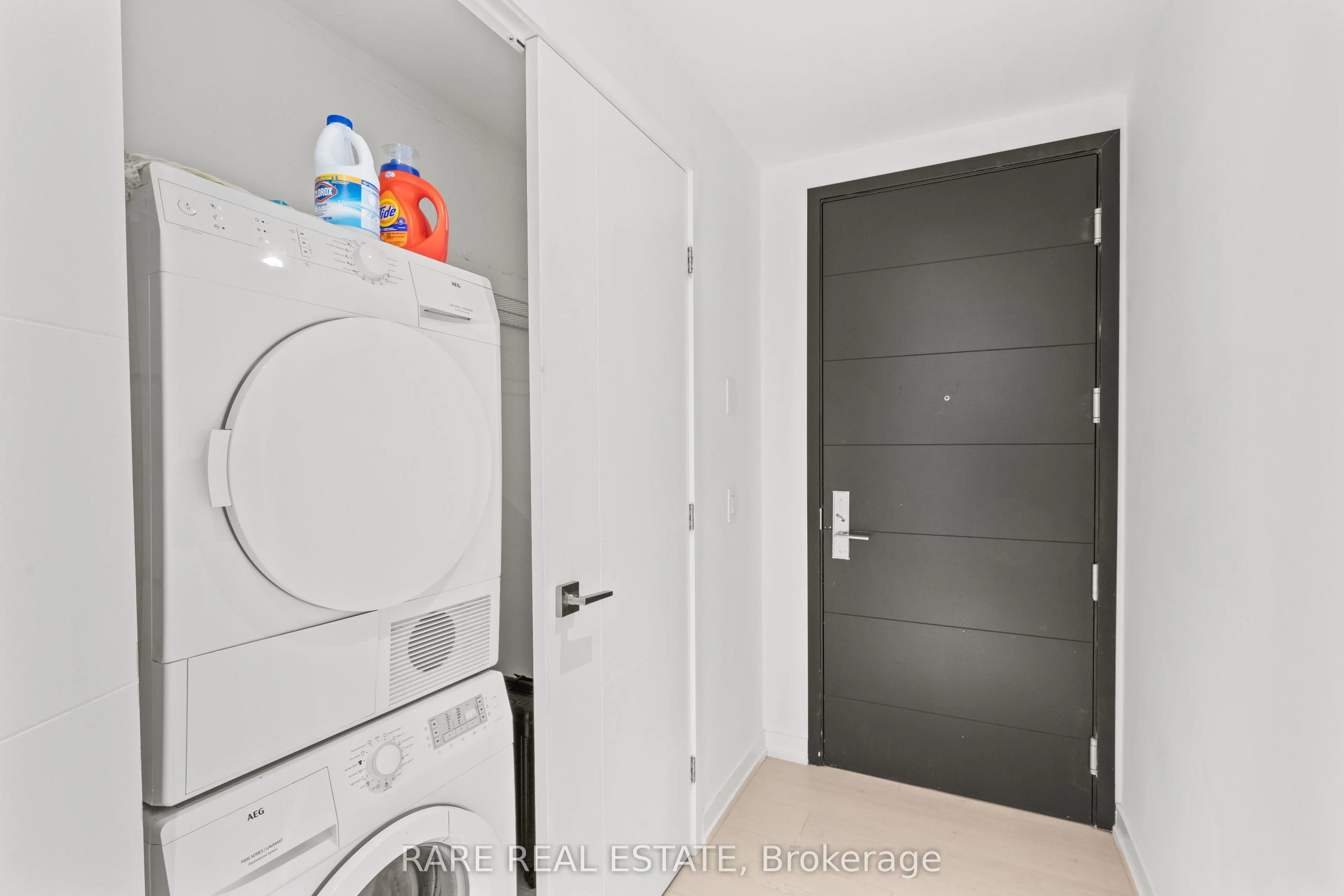 488 University Avenue, #3910