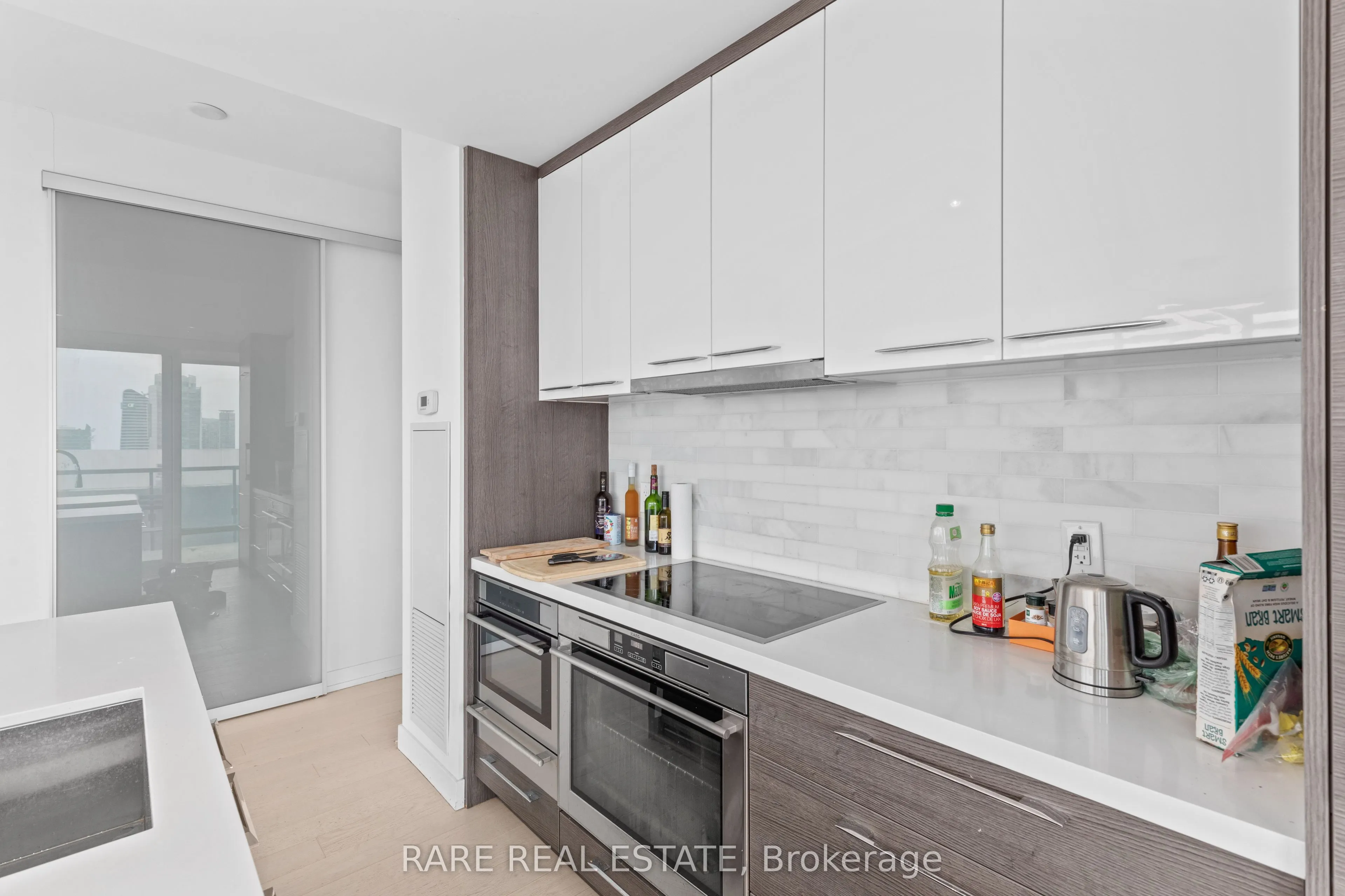 488 University Avenue, #3910