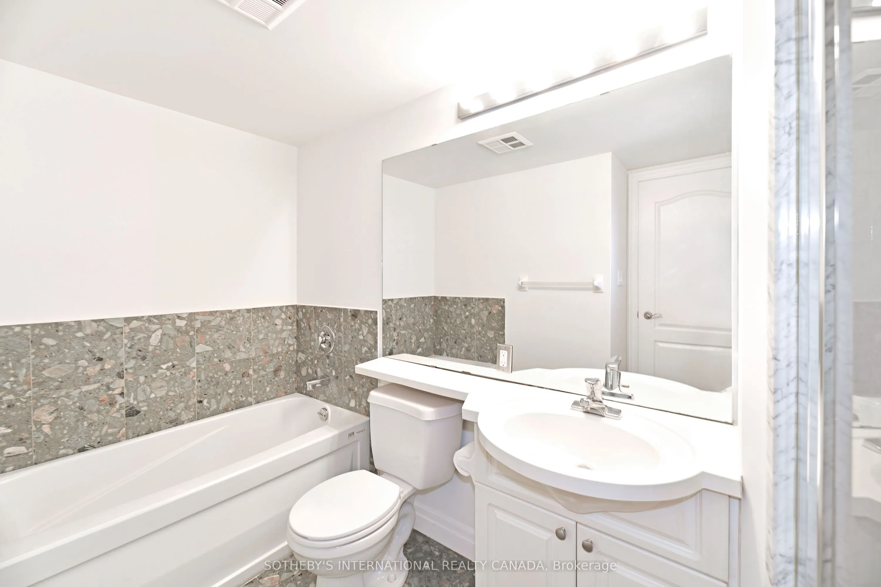 188 Doris Avenue, #1704