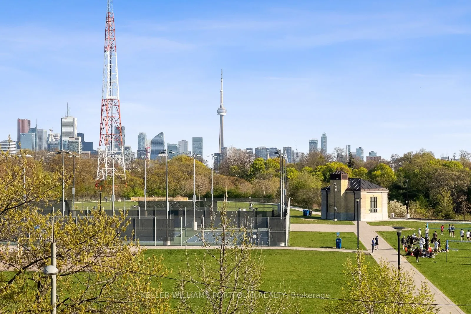 6 Parkwood Avenue, #310