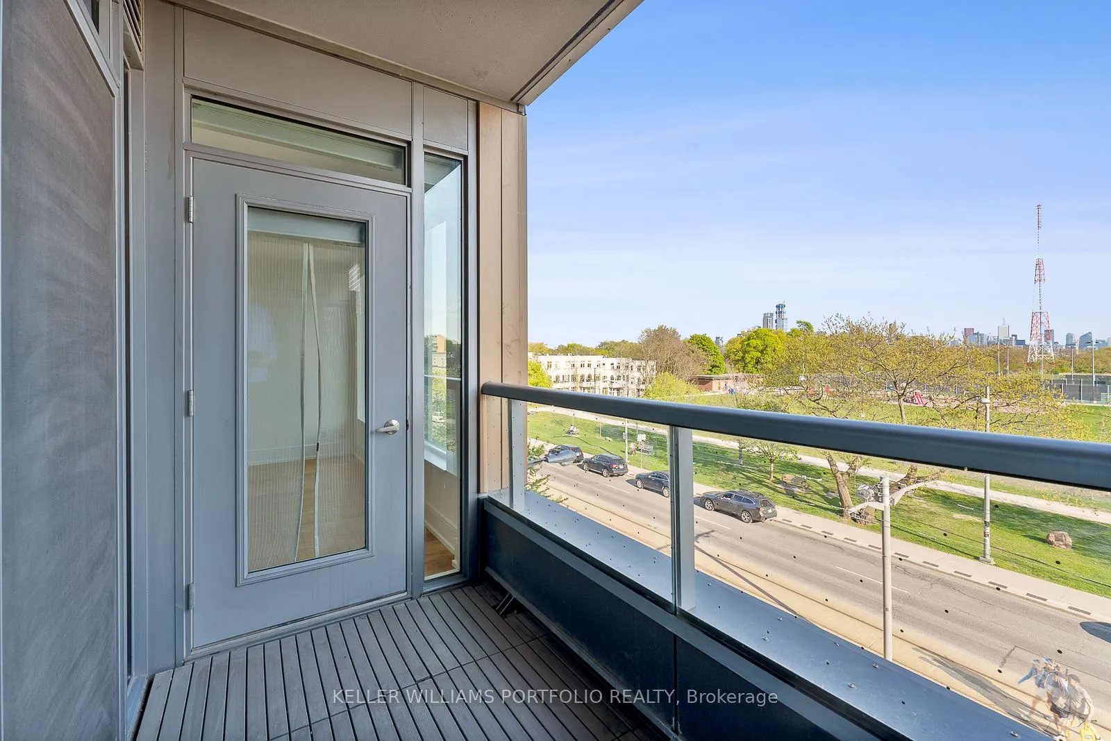 6 Parkwood Avenue, #310