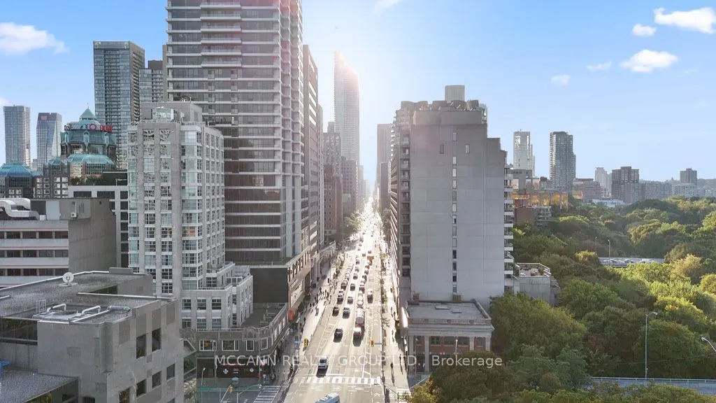 360 Bloor Street E #301