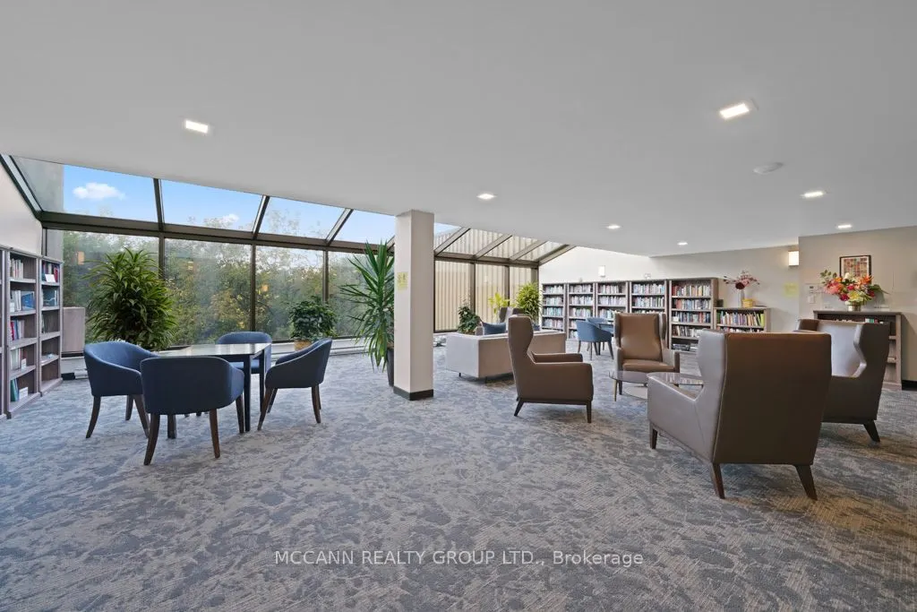 360 Bloor Street E #301