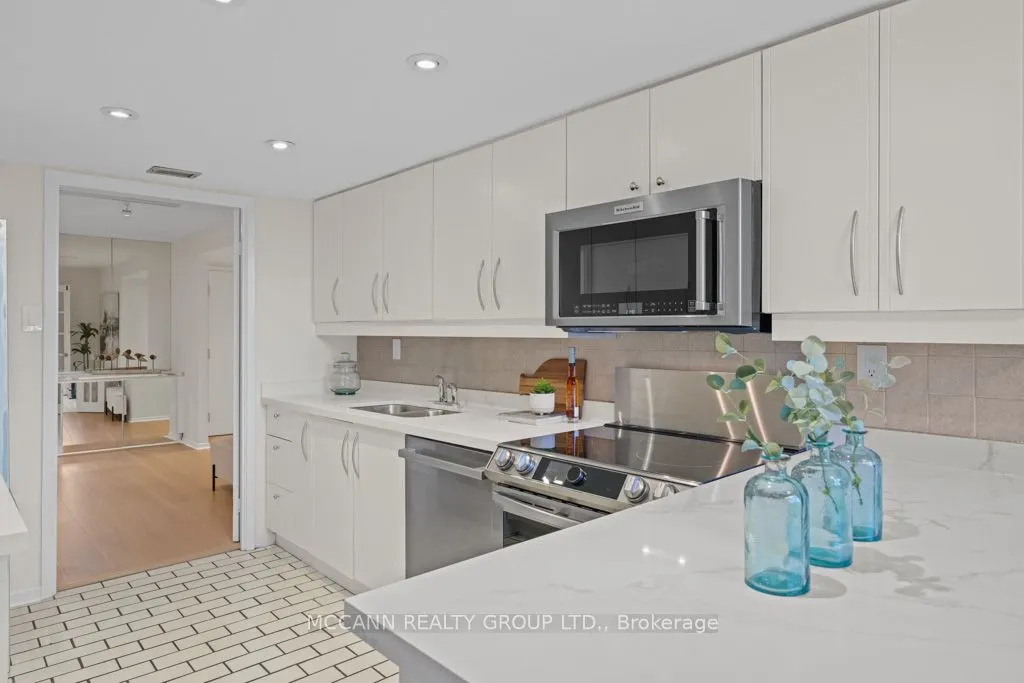 360 Bloor Street E, #301