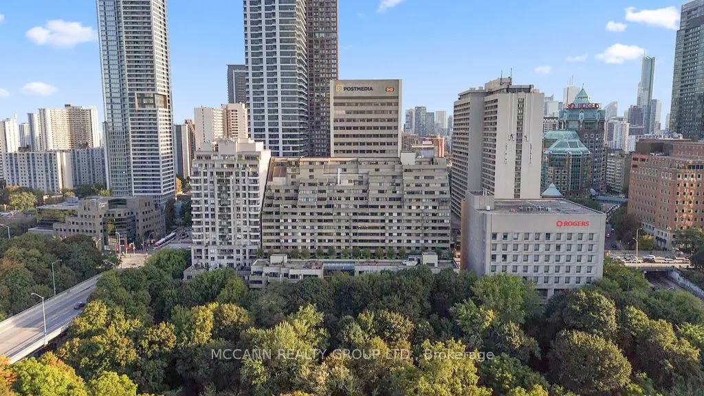 360 Bloor Street E, #301