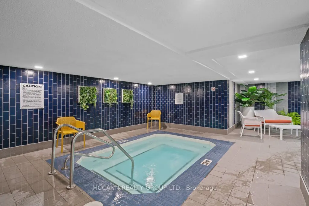 360 Bloor Street E #301