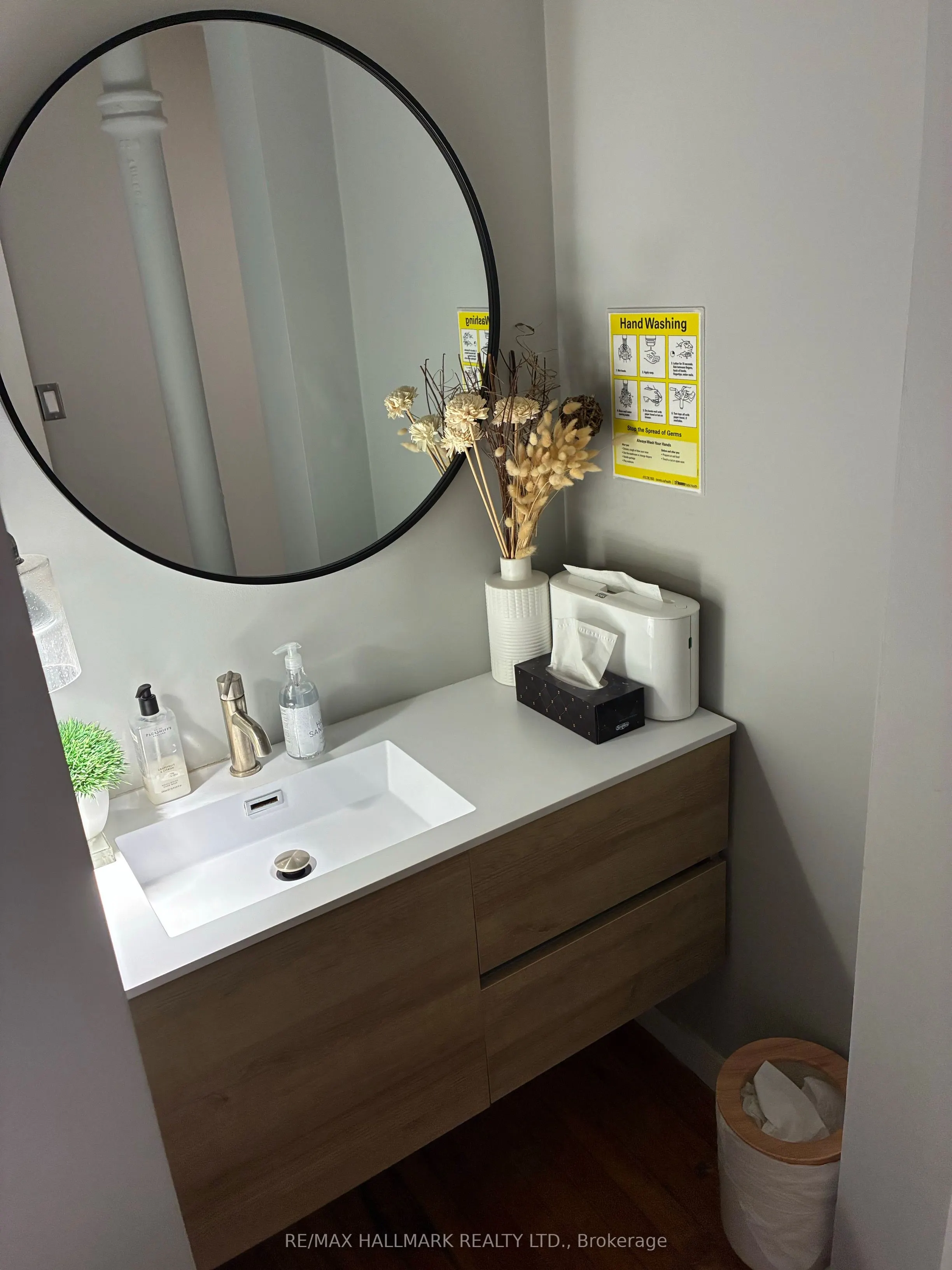 535 Queen Street E, #7