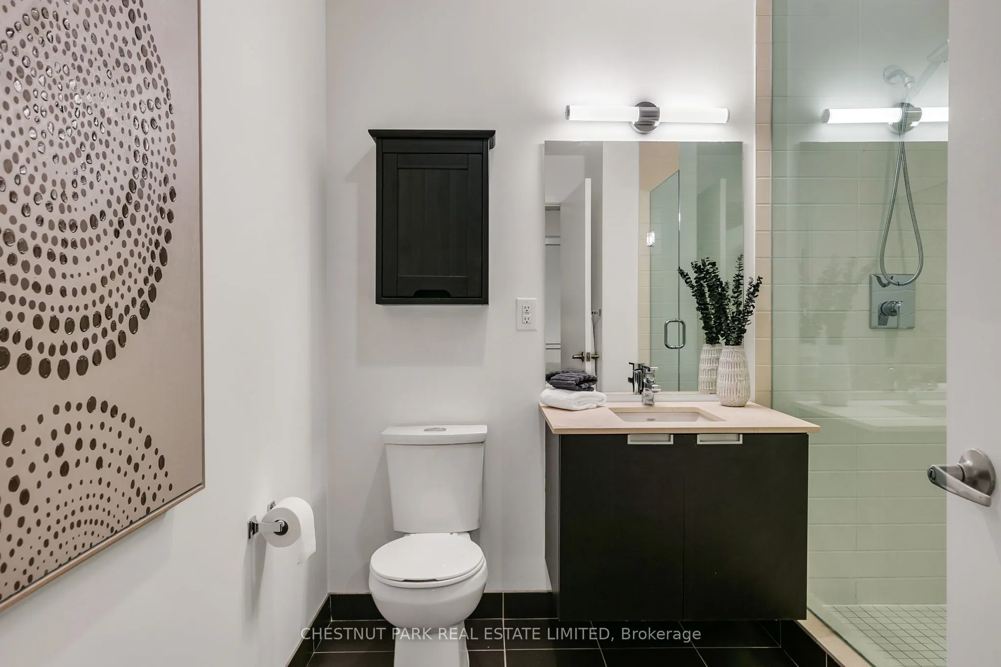 400 Wellington Street, #610